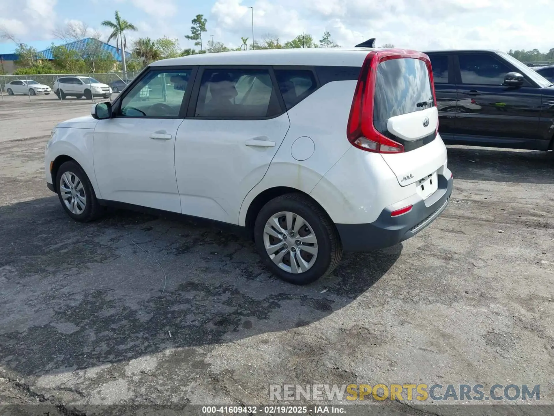 3 Photograph of a damaged car KNDJ23AU9L7069637 KIA SOUL 2020