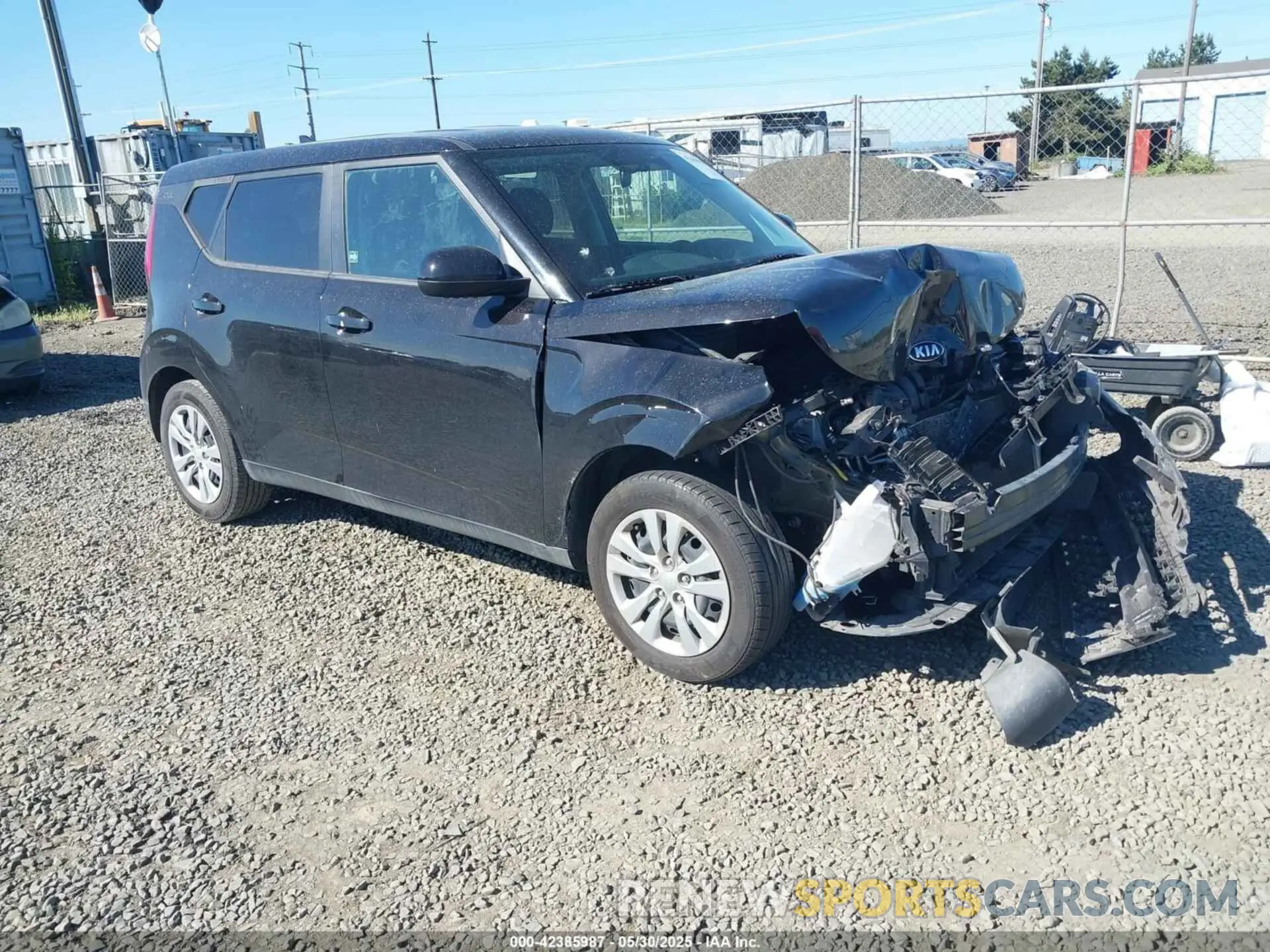 1 Photograph of a damaged car KNDJ23AU9L7123633 KIA SOUL 2020