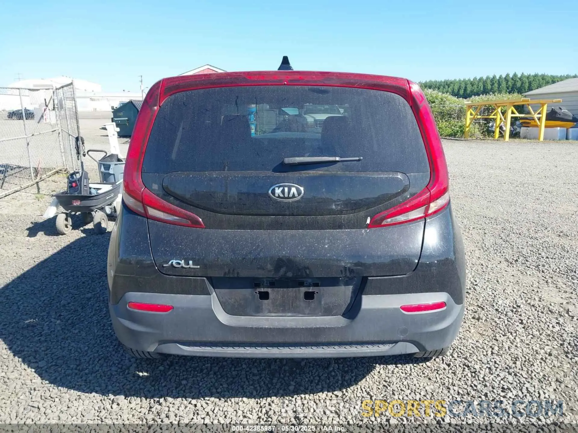 17 Photograph of a damaged car KNDJ23AU9L7123633 KIA SOUL 2020