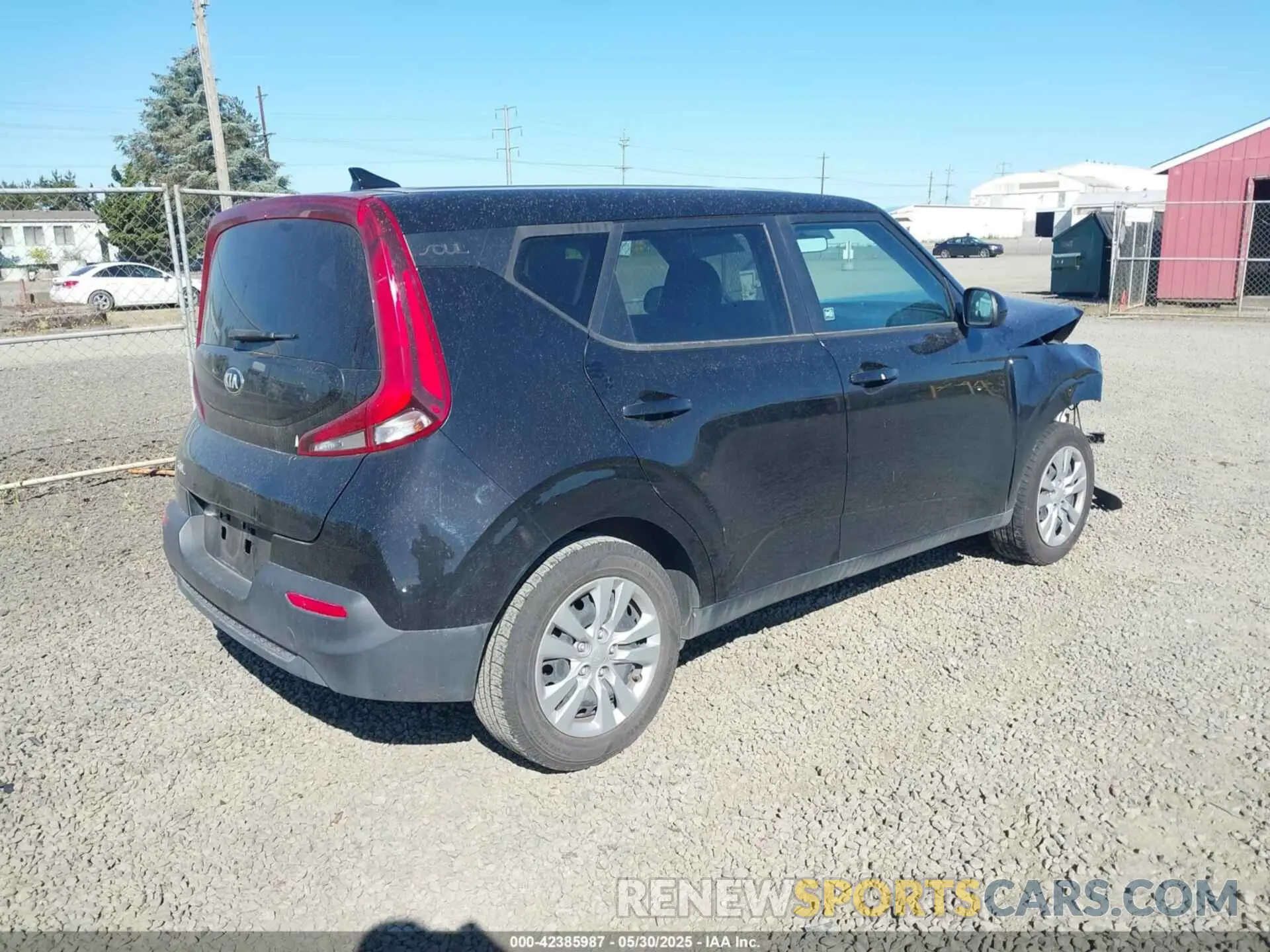 4 Photograph of a damaged car KNDJ23AU9L7123633 KIA SOUL 2020