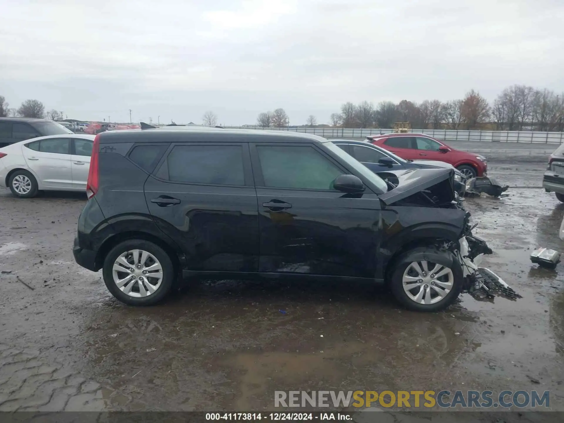 13 Photograph of a damaged car KNDJ23AU9L7707188 KIA SOUL 2020