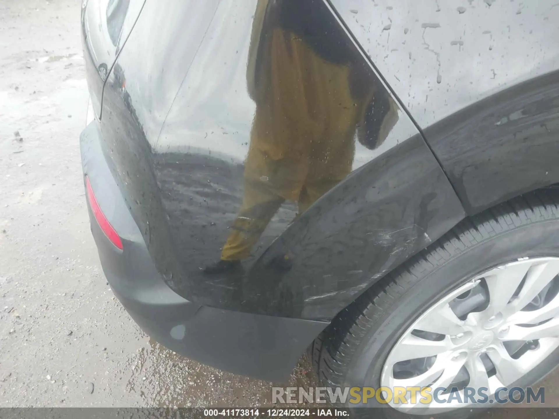 18 Photograph of a damaged car KNDJ23AU9L7707188 KIA SOUL 2020