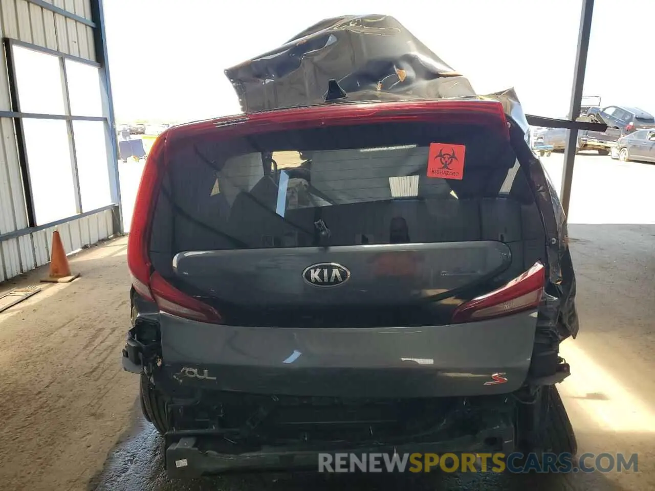 6 Photograph of a damaged car KNDJ23AU9L7728283 KIA SOUL 2020