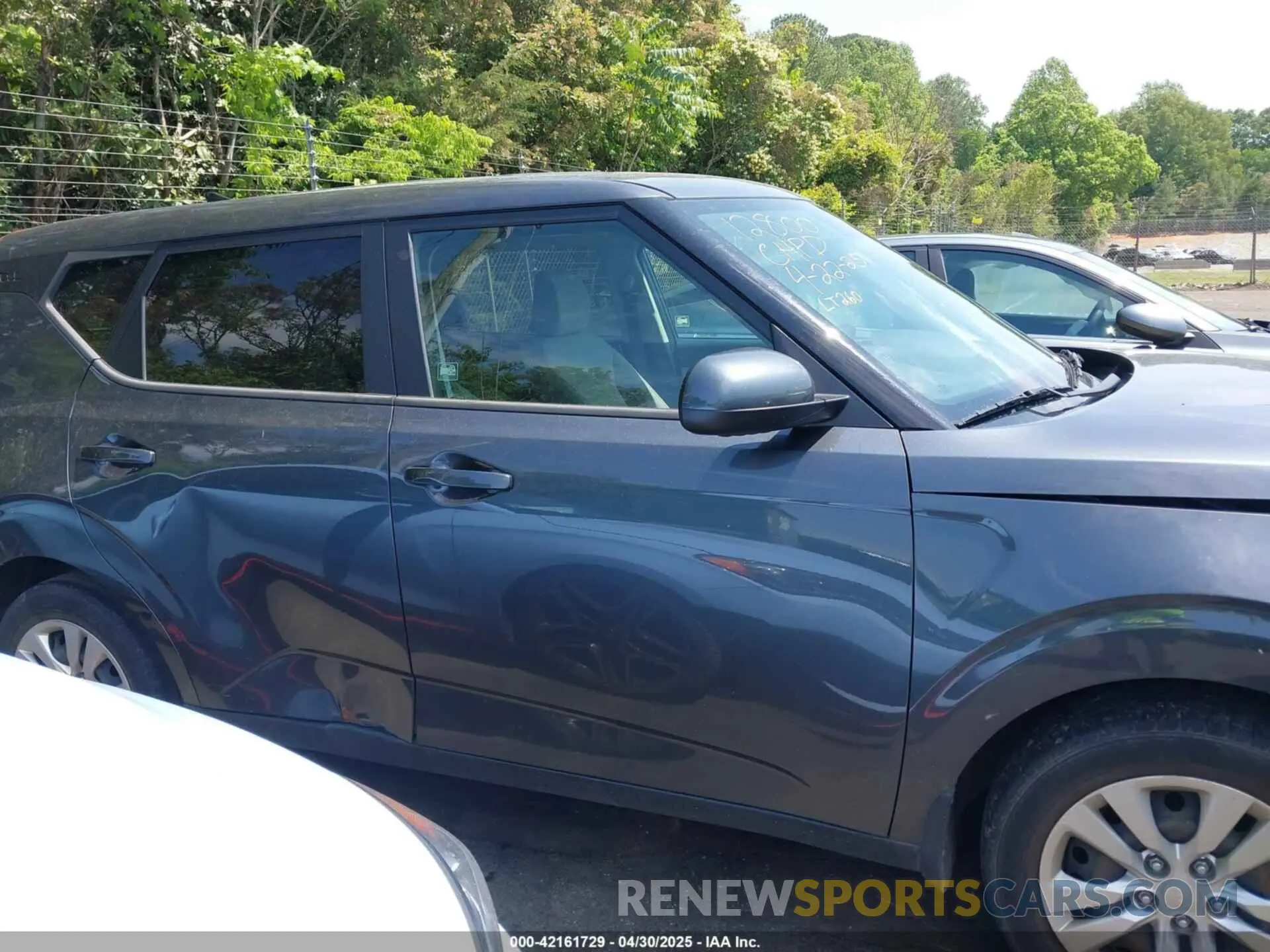 13 Photograph of a damaged car KNDJ23AU9L7729515 KIA SOUL 2020