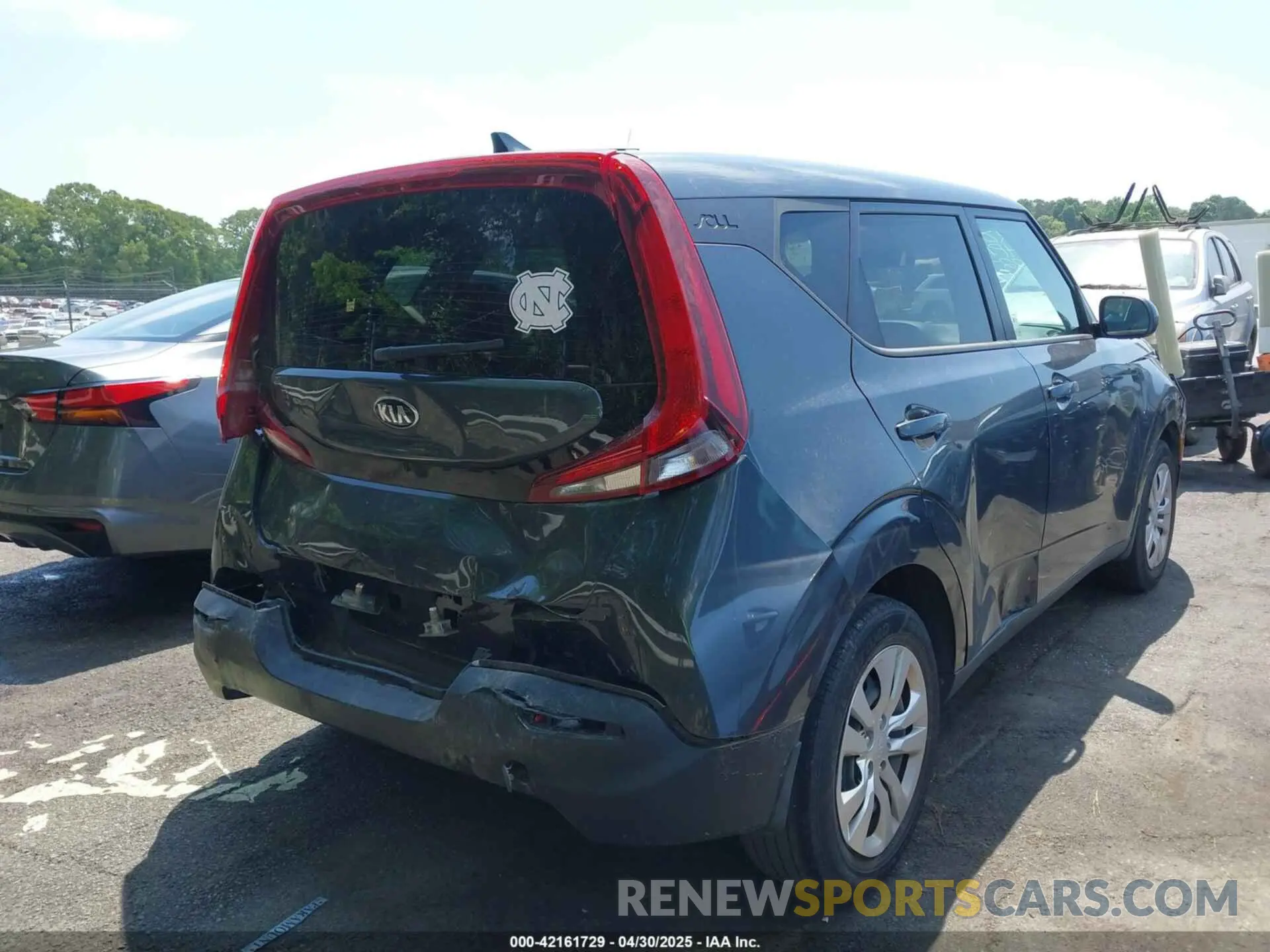 4 Photograph of a damaged car KNDJ23AU9L7729515 KIA SOUL 2020