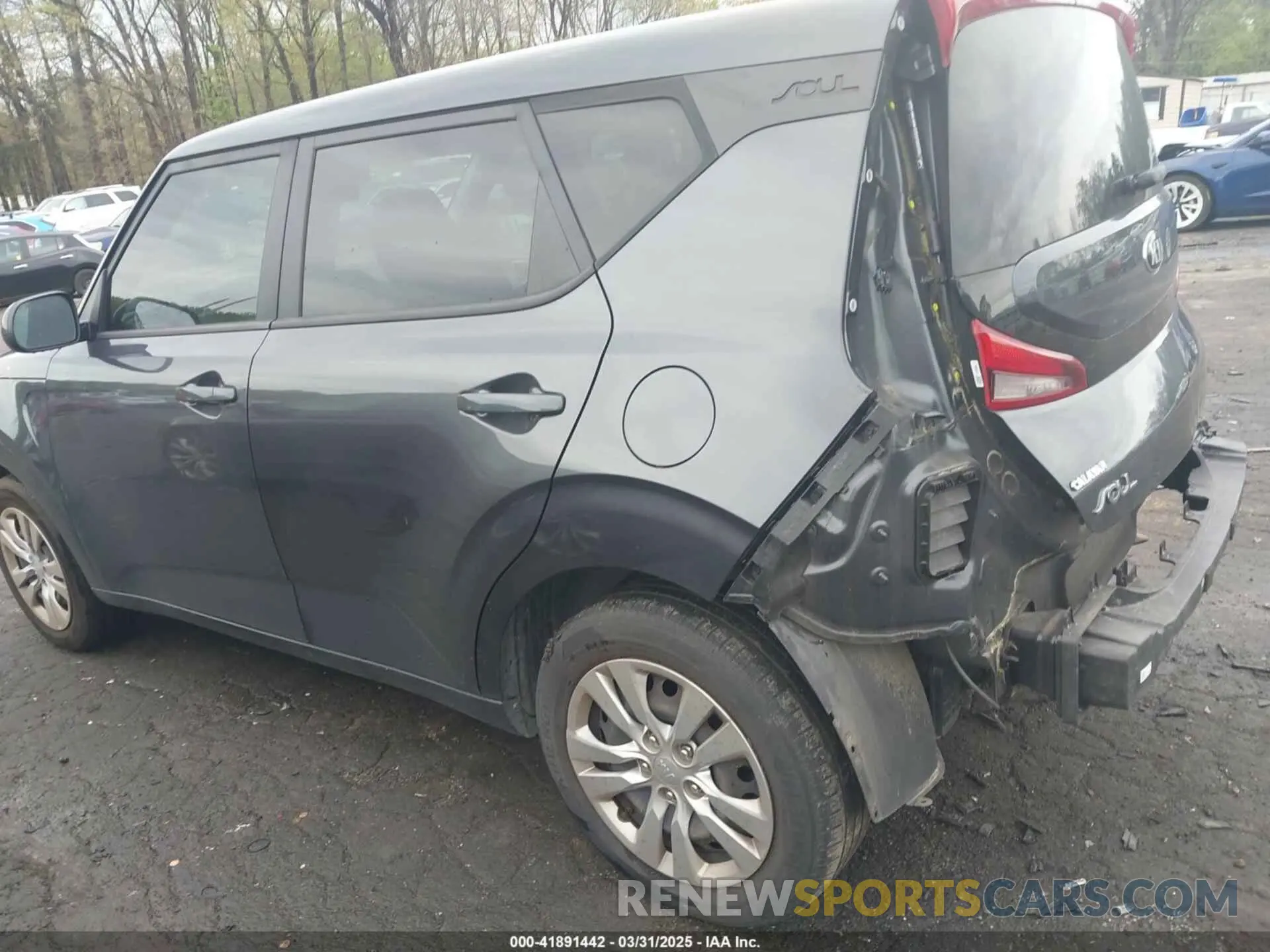 17 Photograph of a damaged car KNDJ23AU9L7732303 KIA SOUL 2020