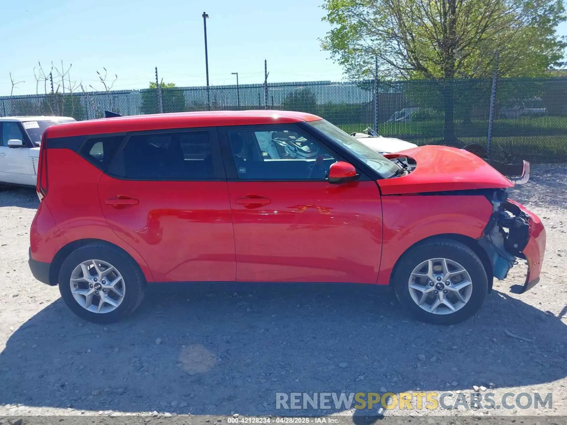 14 Photograph of a damaged car KNDJ23AUXL7002609 KIA SOUL 2020