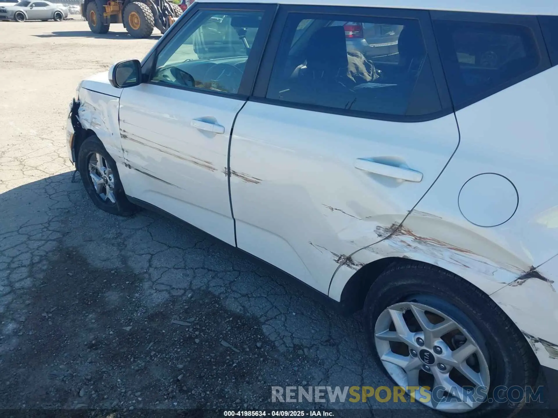 6 Photograph of a damaged car KNDJ23AUXL7003727 KIA SOUL 2020
