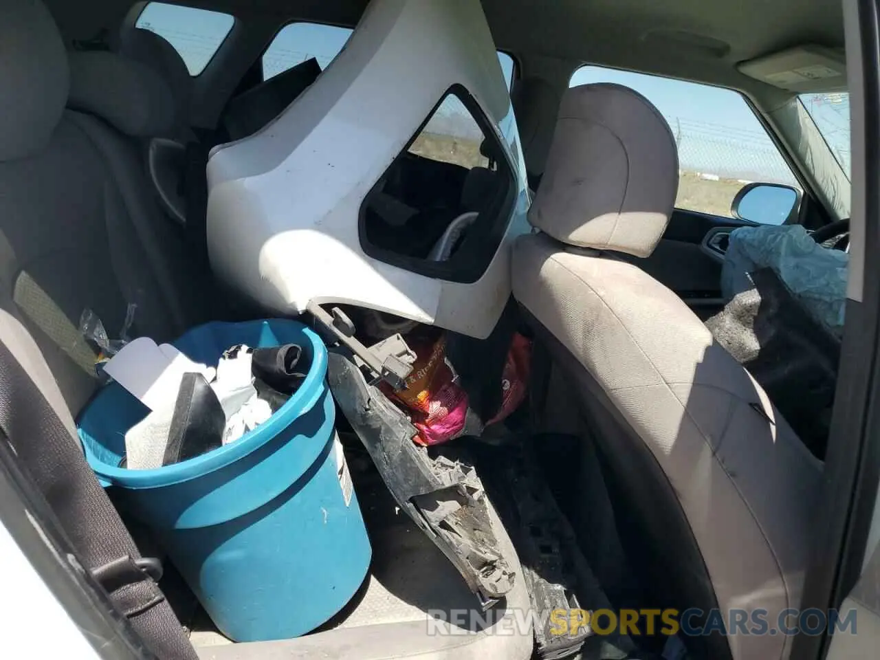 10 Photograph of a damaged car KNDJ23AUXL7022908 KIA SOUL 2020