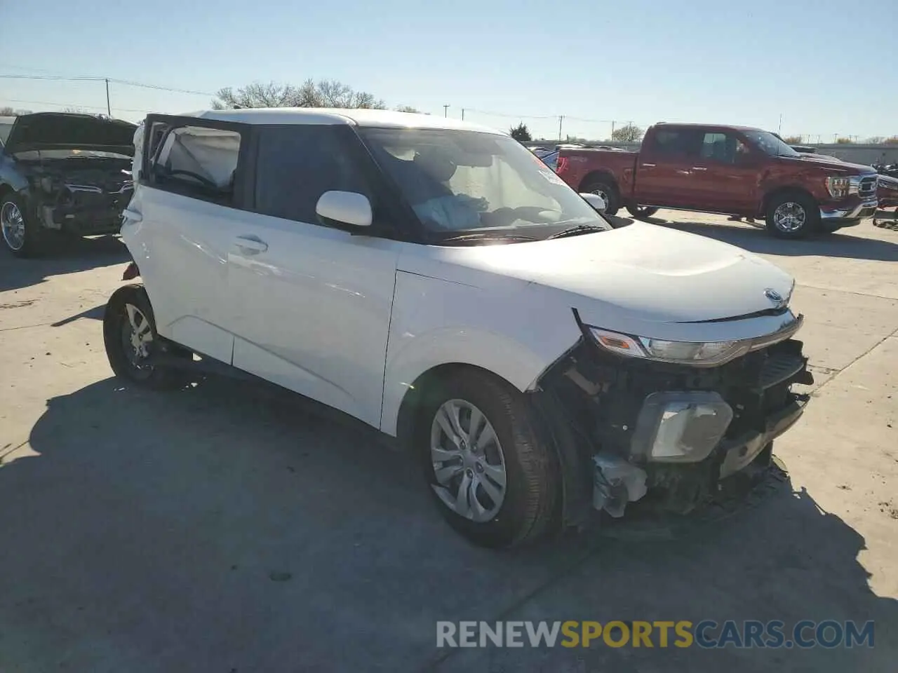4 Photograph of a damaged car KNDJ23AUXL7028515 KIA SOUL 2020