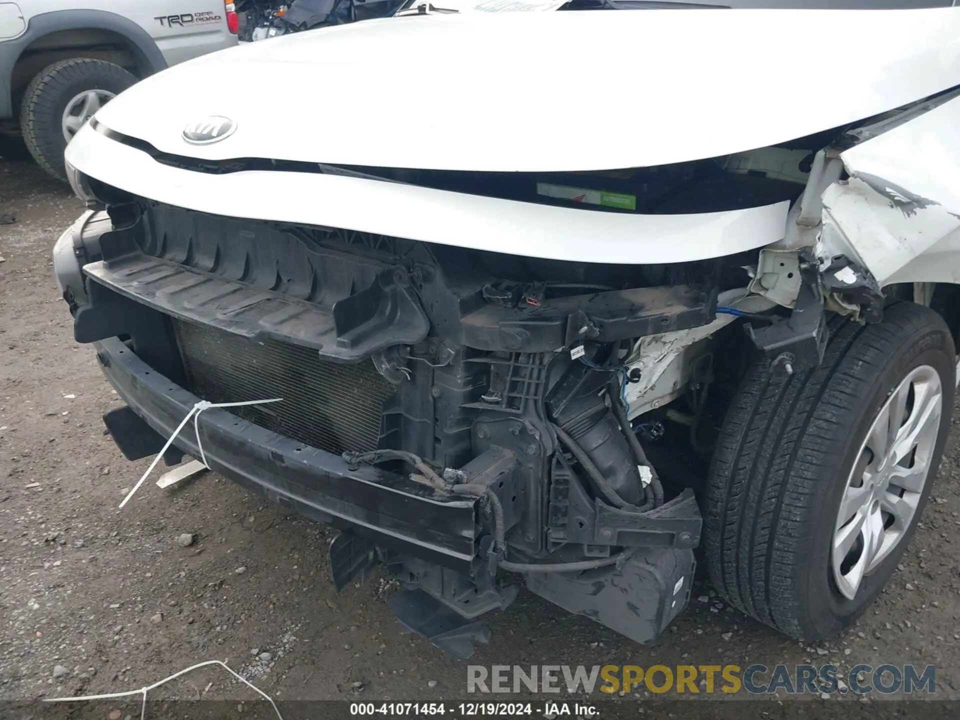 6 Photograph of a damaged car KNDJ23AUXL7029759 KIA SOUL 2020