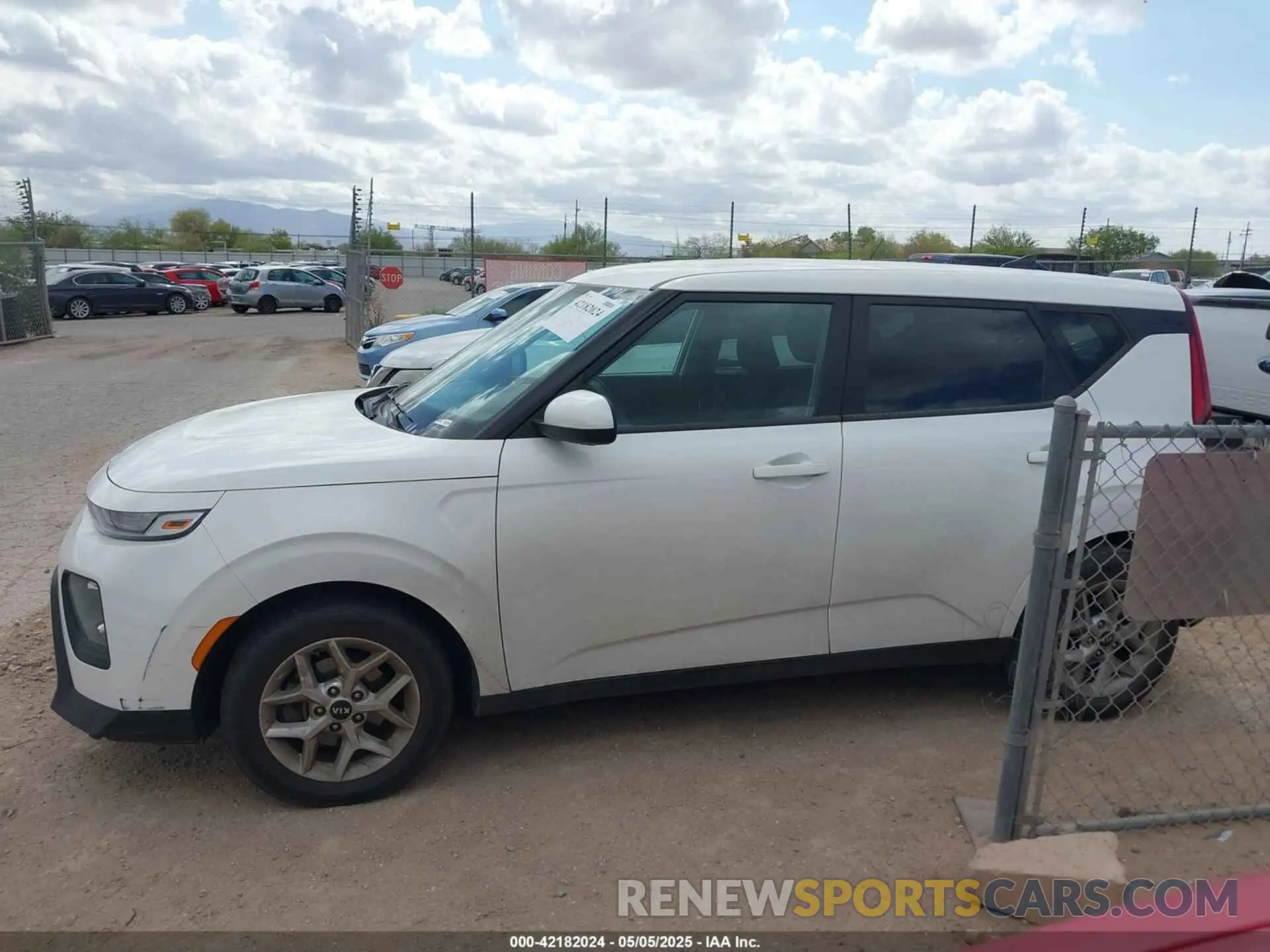 14 Photograph of a damaged car KNDJ23AUXL7060476 KIA SOUL 2020