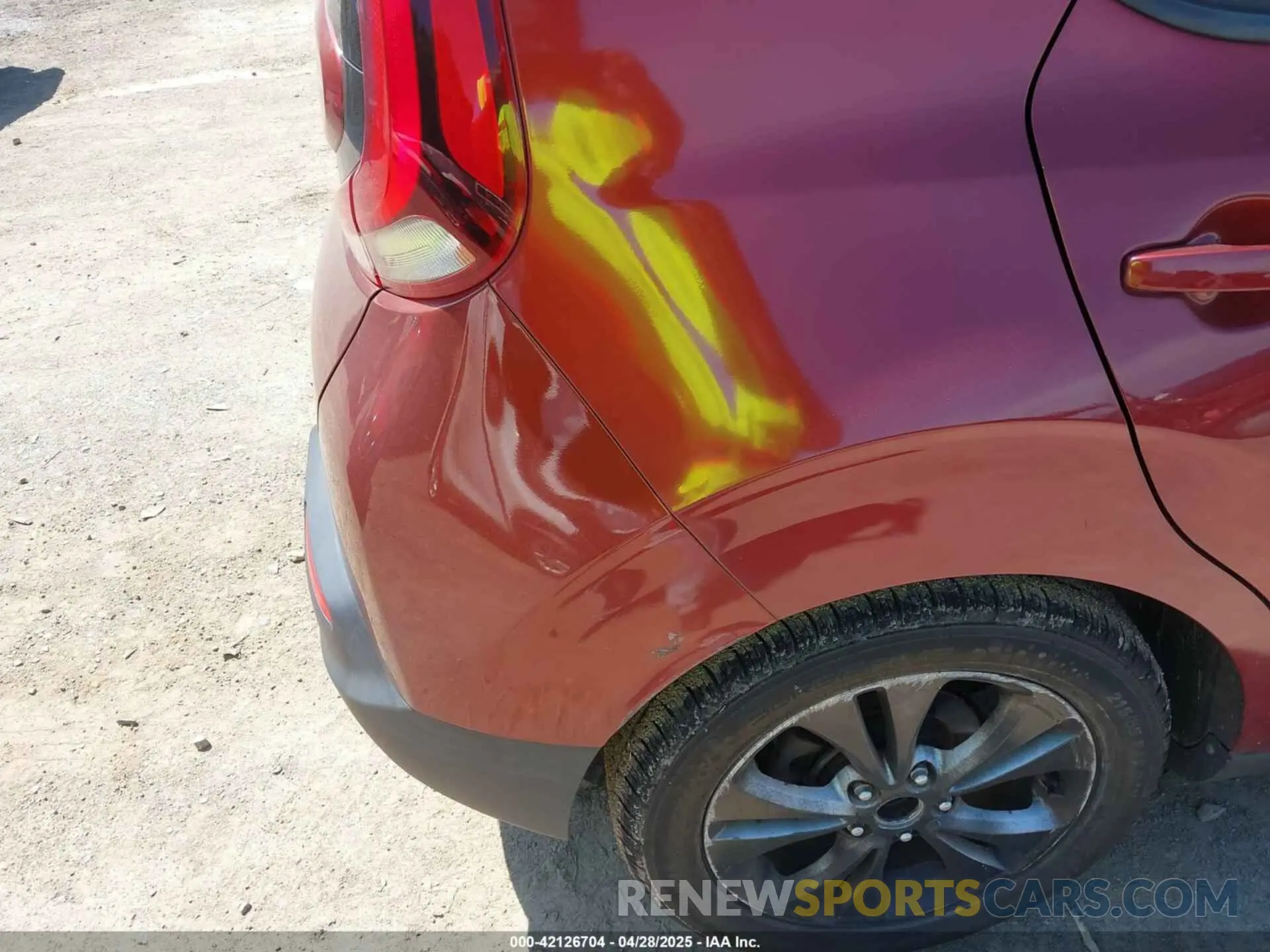 12 Photograph of a damaged car KNDJ23AUXL7097365 KIA SOUL 2020
