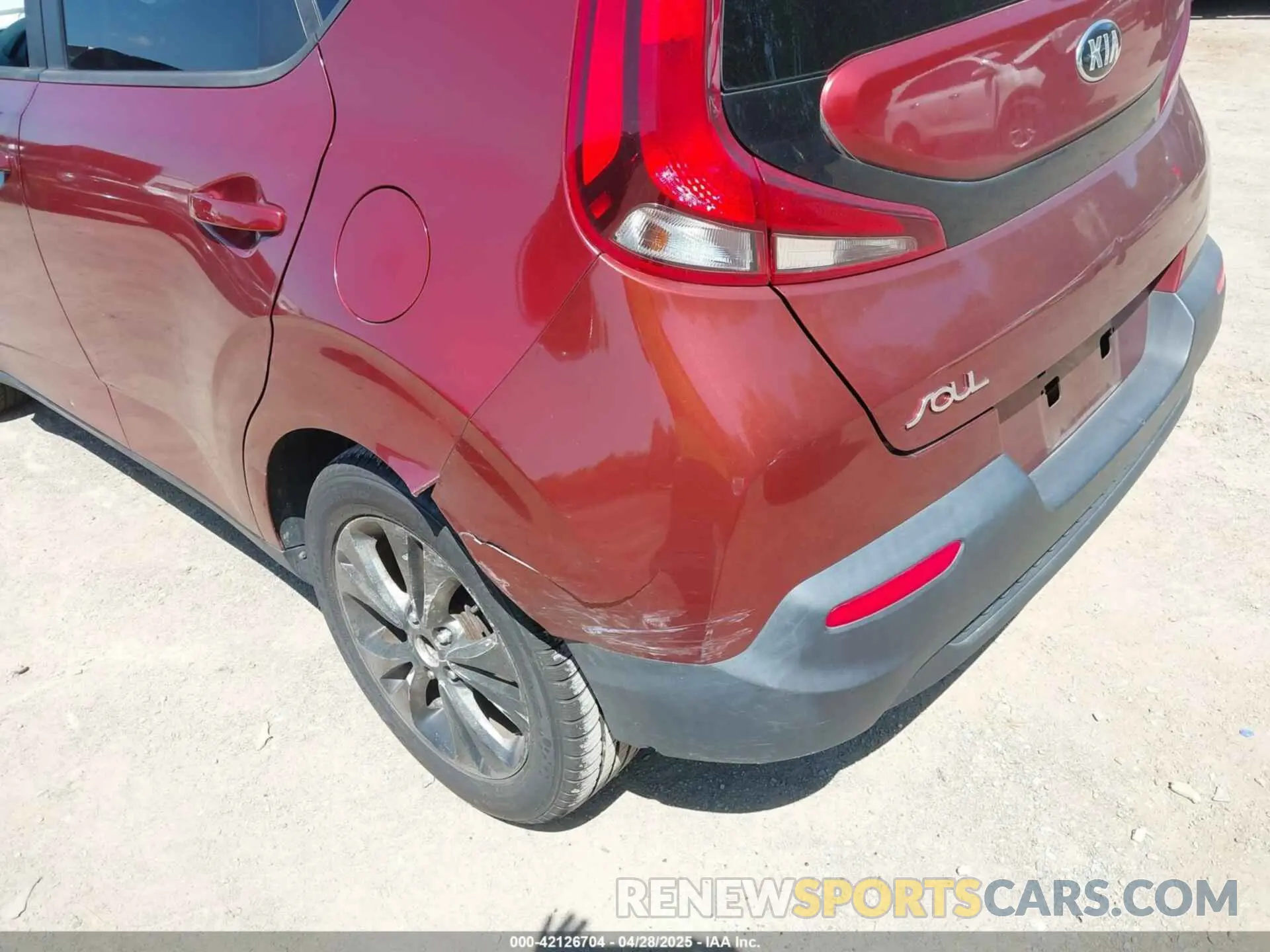 18 Photograph of a damaged car KNDJ23AUXL7097365 KIA SOUL 2020