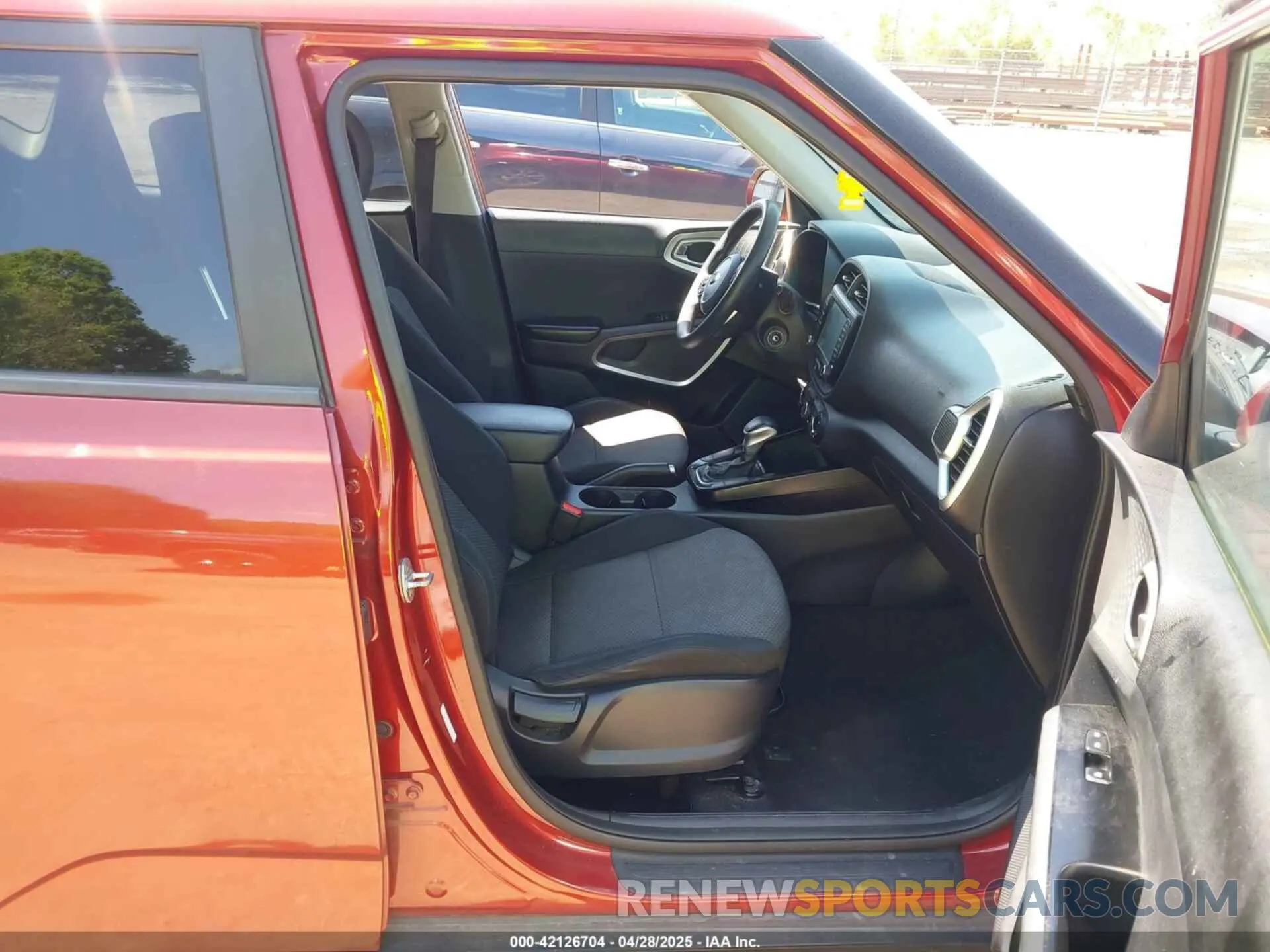5 Photograph of a damaged car KNDJ23AUXL7097365 KIA SOUL 2020