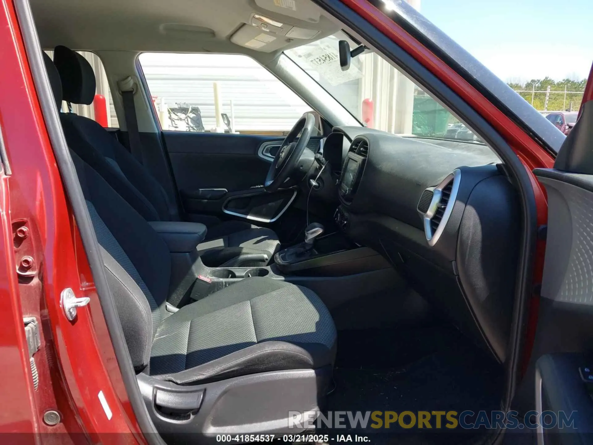 5 Photograph of a damaged car KNDJ23AUXL7099228 KIA SOUL 2020