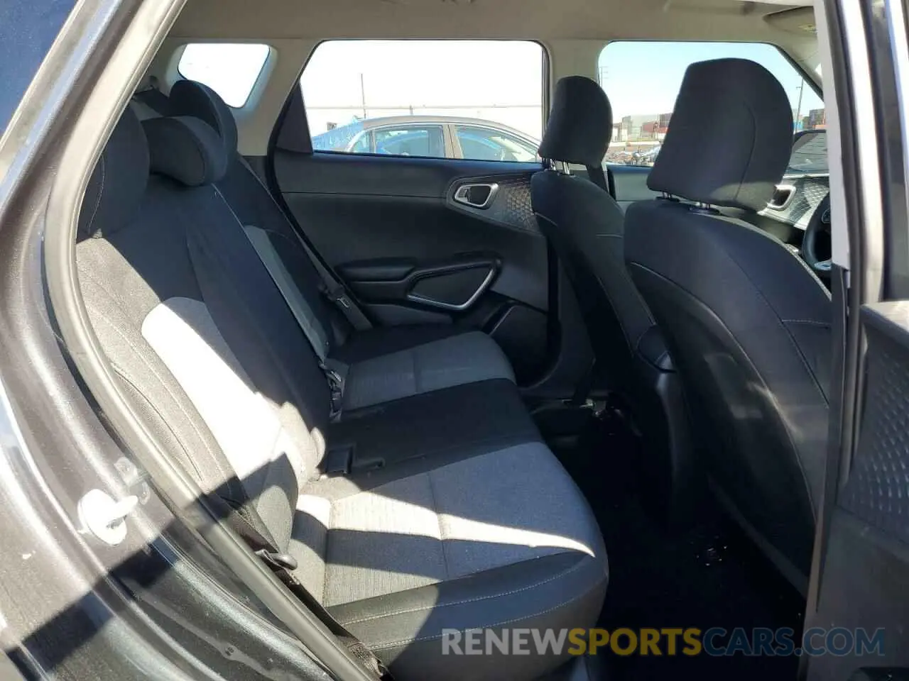 10 Photograph of a damaged car KNDJ23AUXL7716918 KIA SOUL 2020