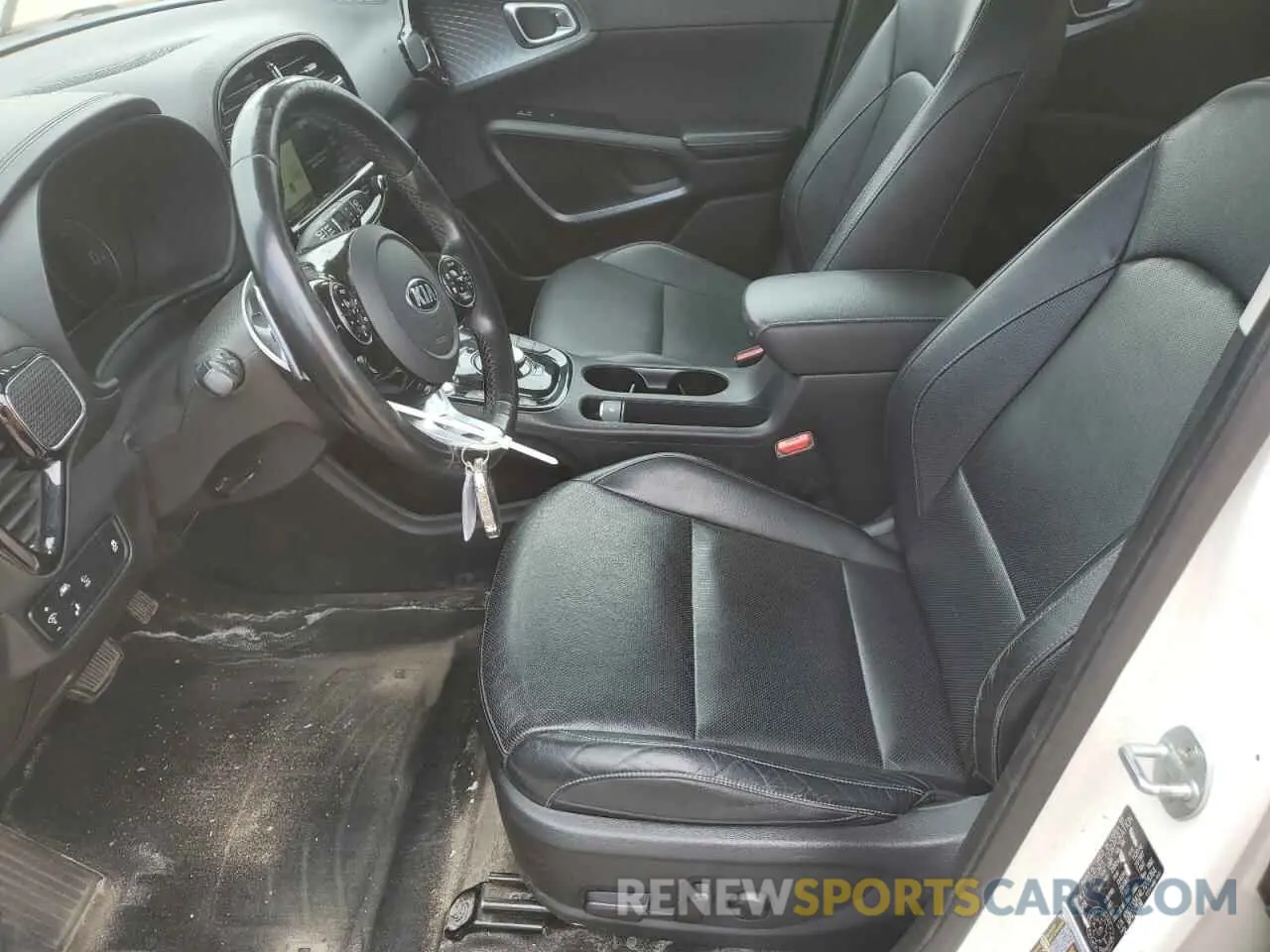7 Photograph of a damaged car KNDJ33A14L7008764 KIA SOUL 2020