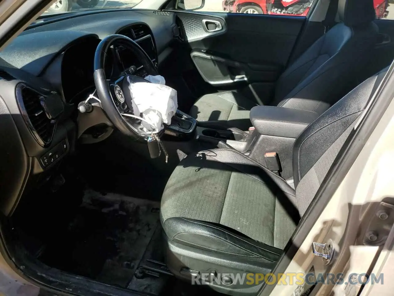 7 Photograph of a damaged car KNDJ33AU0L7036636 KIA SOUL 2020