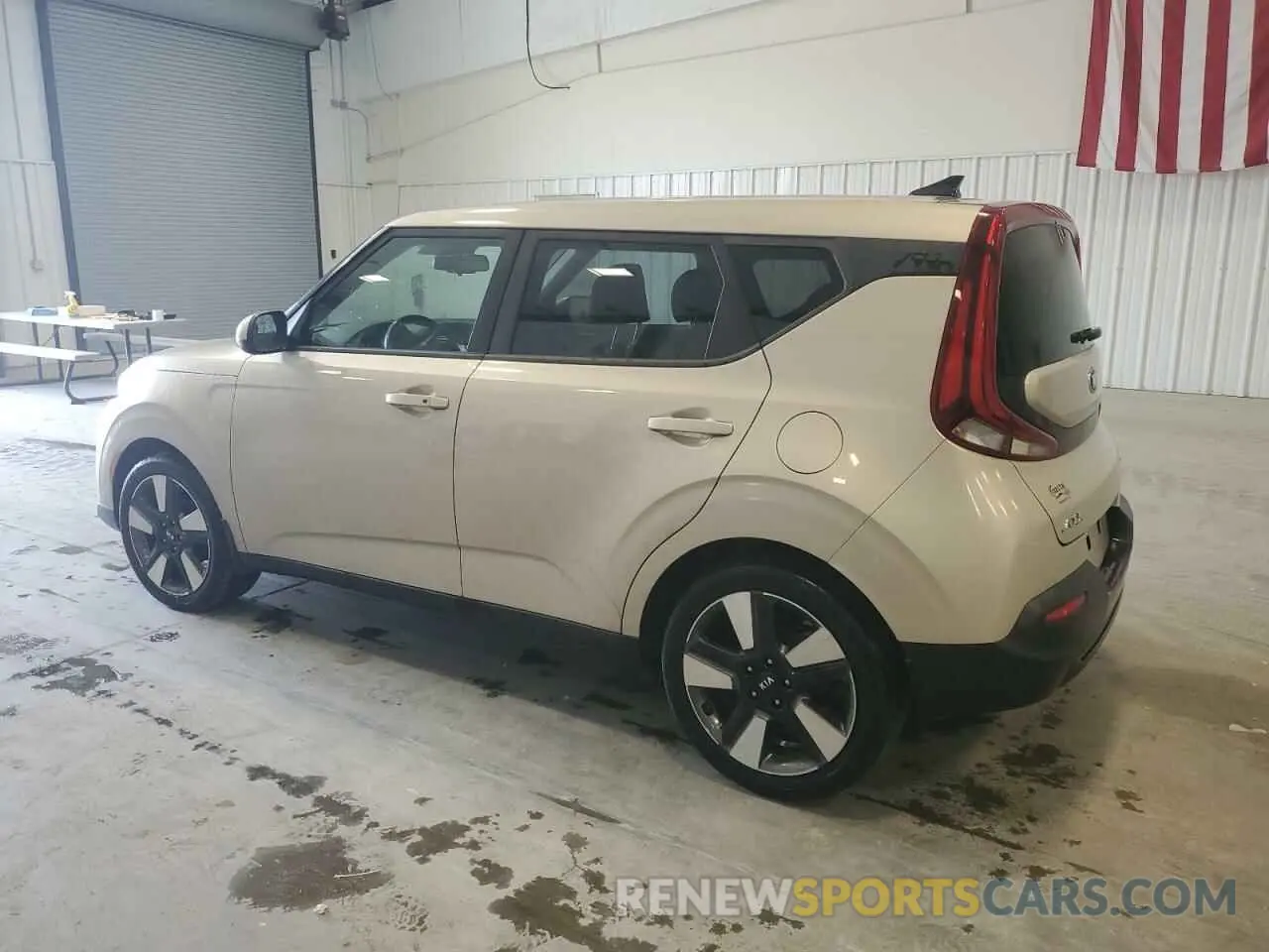 2 Photograph of a damaged car KNDJ33AU0L7090700 KIA SOUL 2020