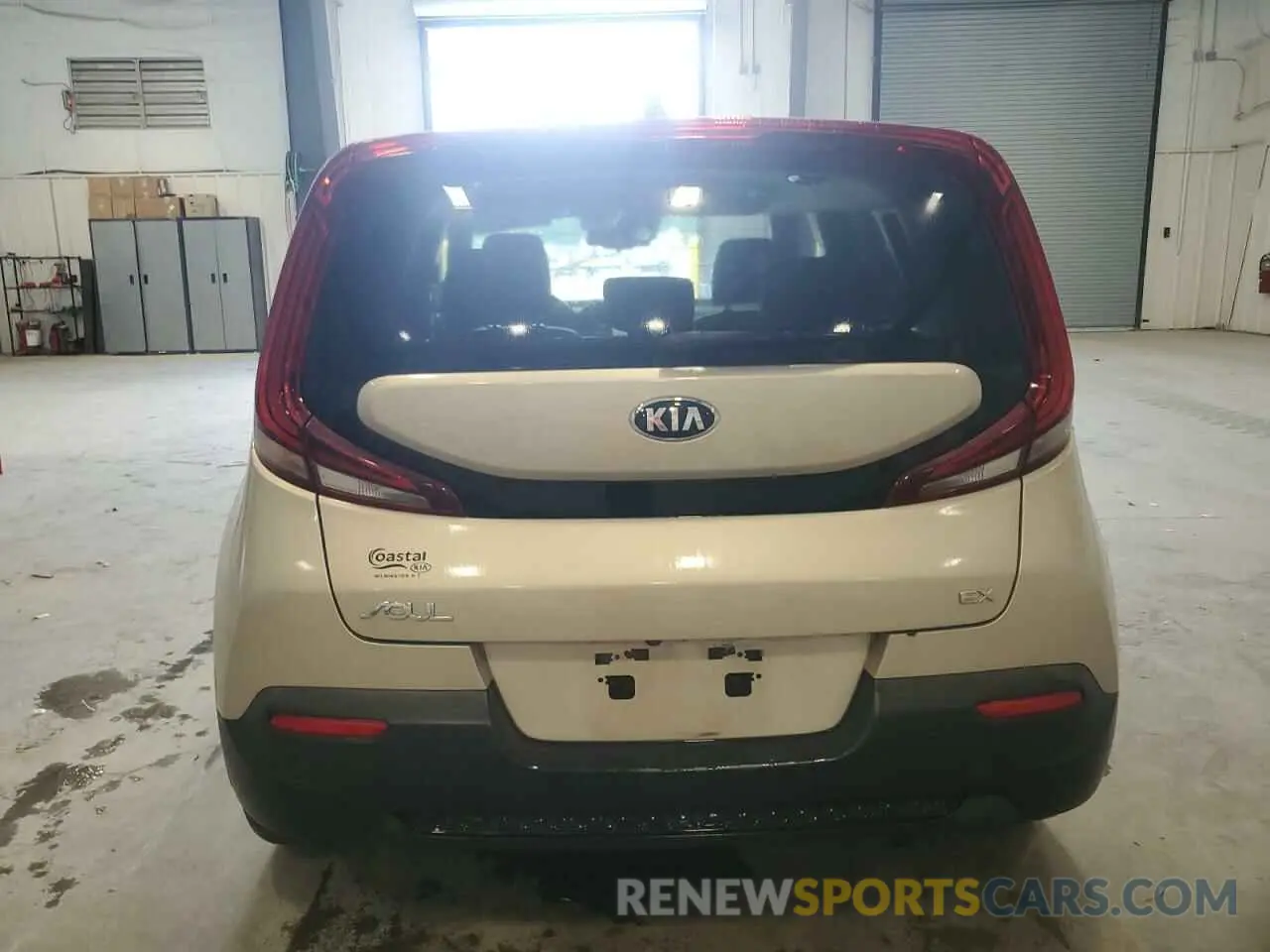 6 Photograph of a damaged car KNDJ33AU0L7090700 KIA SOUL 2020