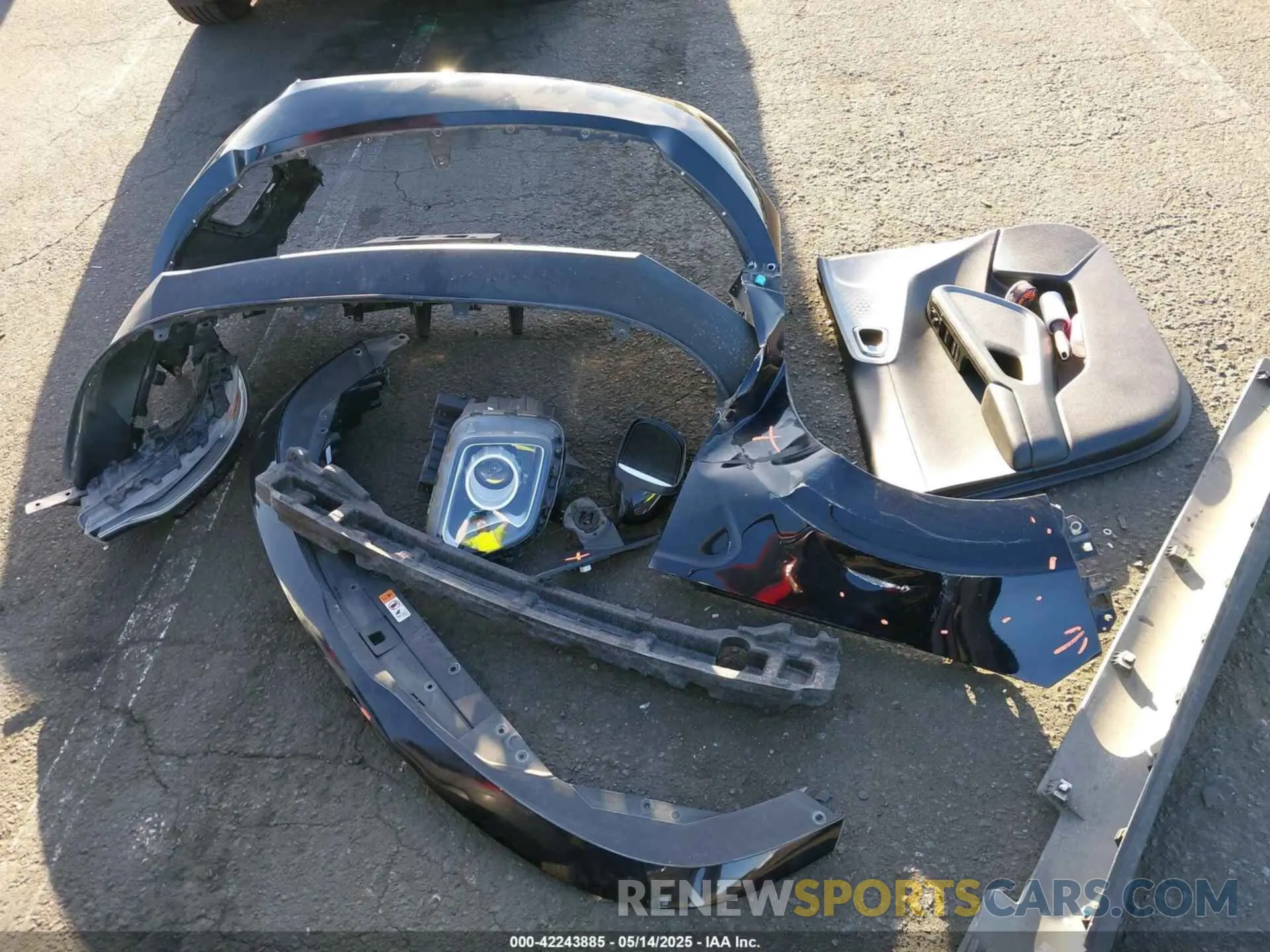 12 Photograph of a damaged car KNDJ33AU2L7028103 KIA SOUL 2020