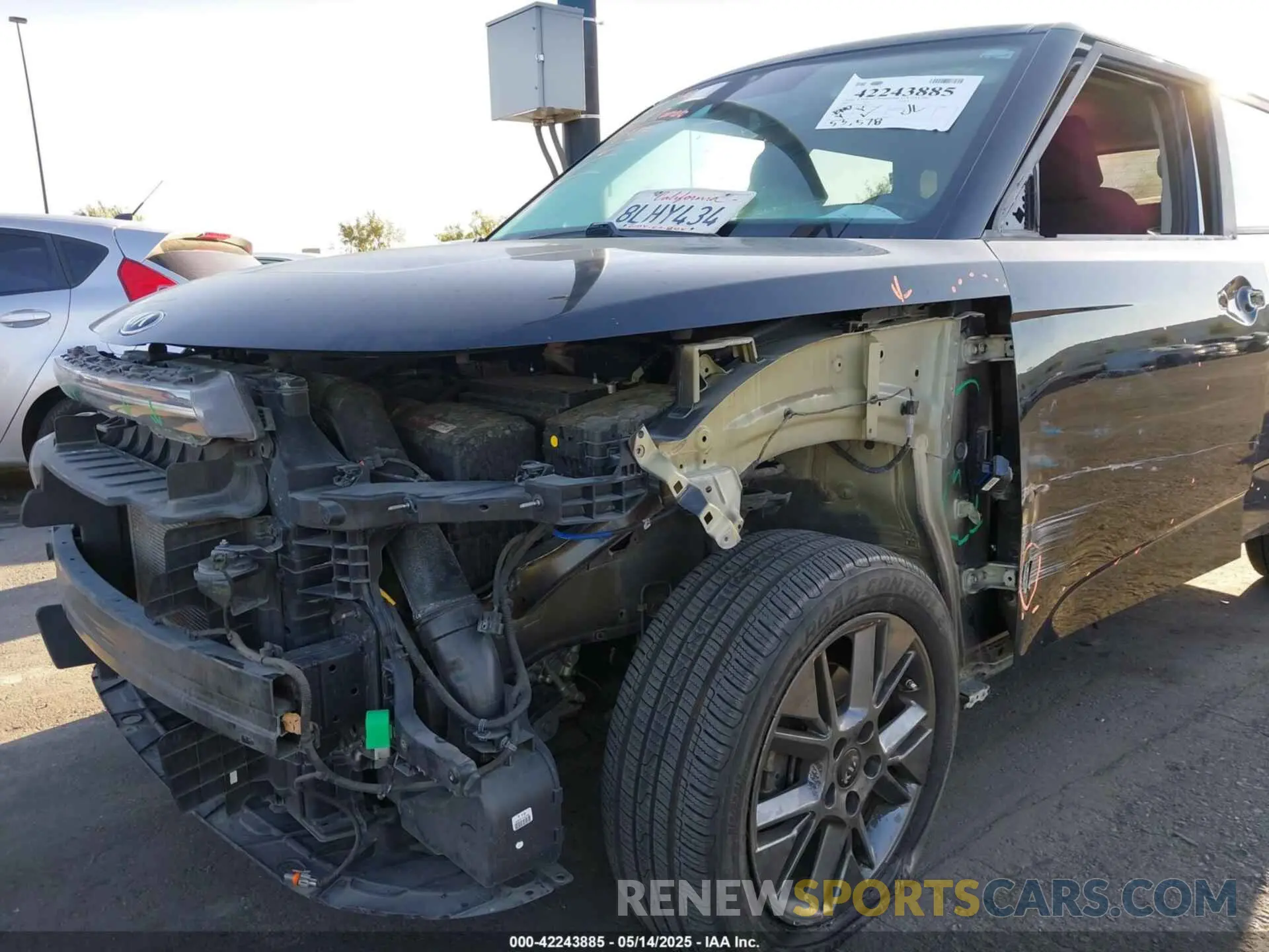 6 Photograph of a damaged car KNDJ33AU2L7028103 KIA SOUL 2020