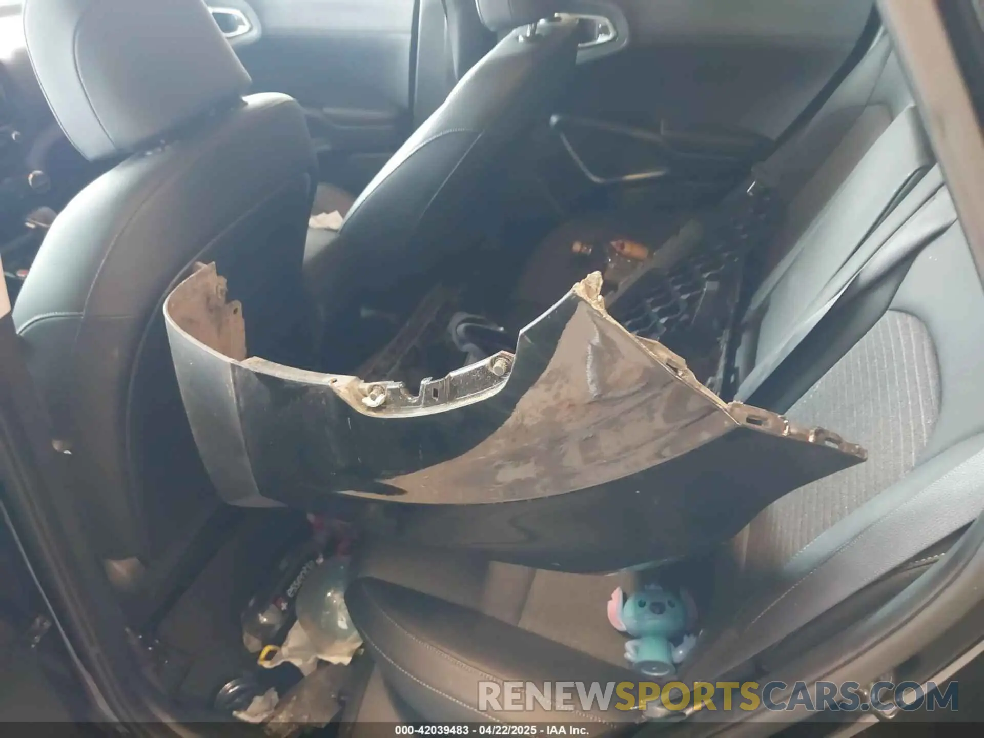 11 Photograph of a damaged car KNDJ33AU2L7049470 KIA SOUL 2020