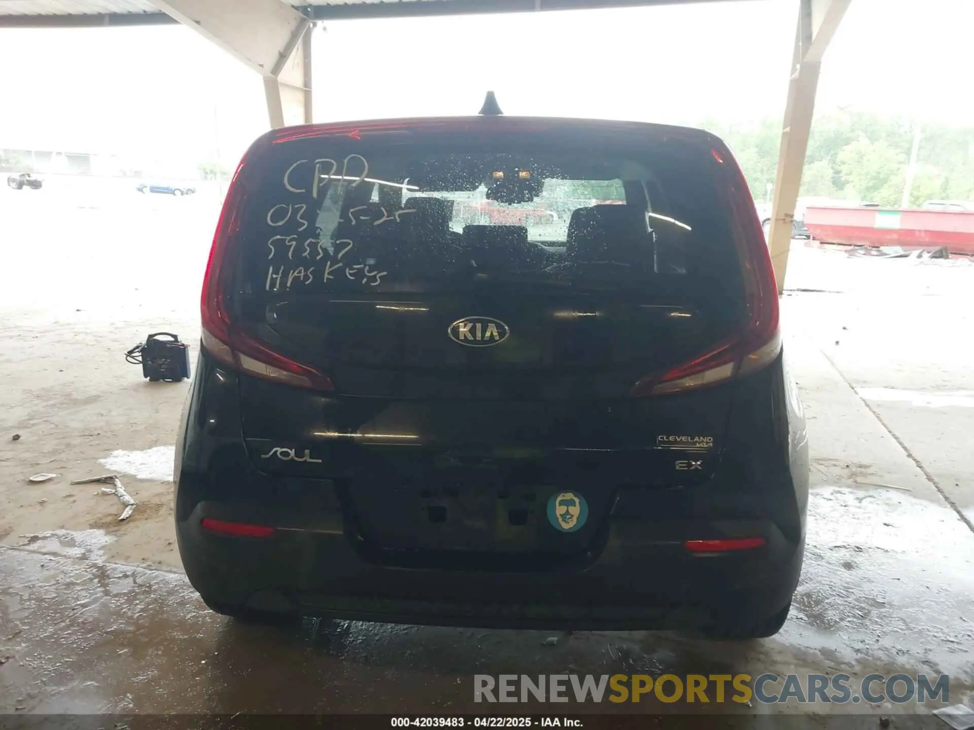 16 Photograph of a damaged car KNDJ33AU2L7049470 KIA SOUL 2020