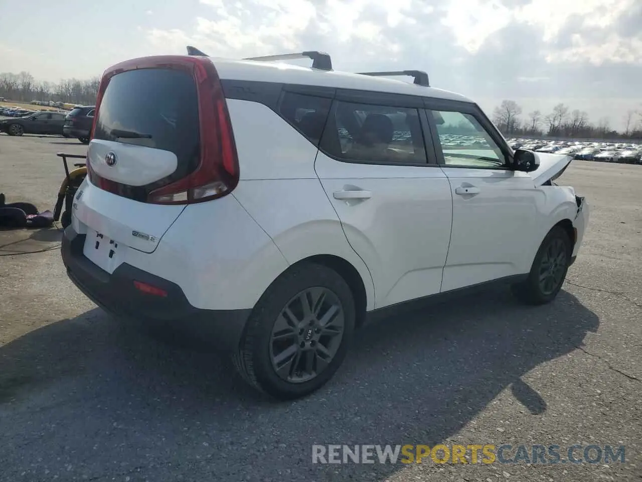 3 Photograph of a damaged car KNDJ33AU2L7702105 KIA SOUL 2020