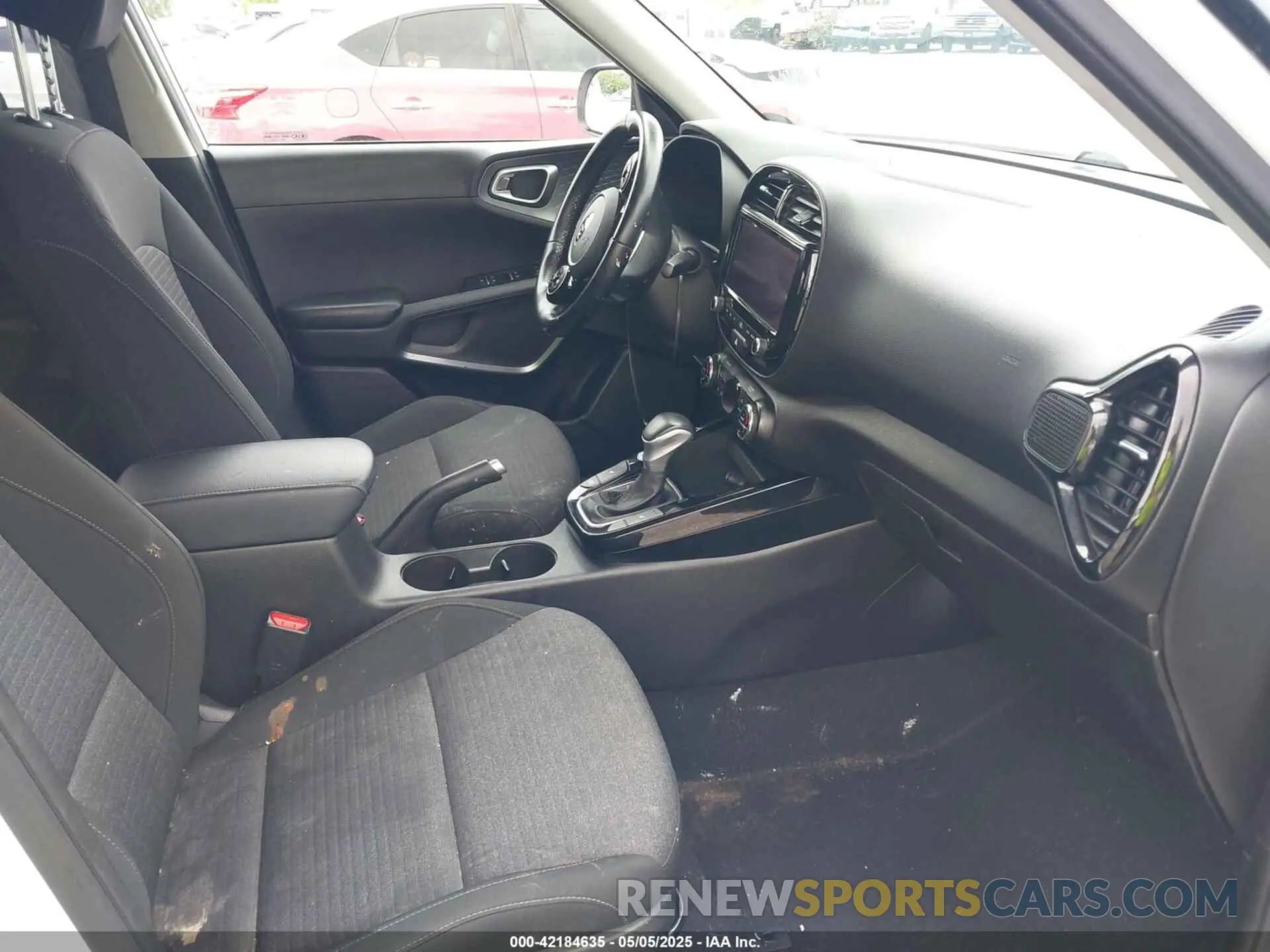 5 Photograph of a damaged car KNDJ33AU2L7723407 KIA SOUL 2020