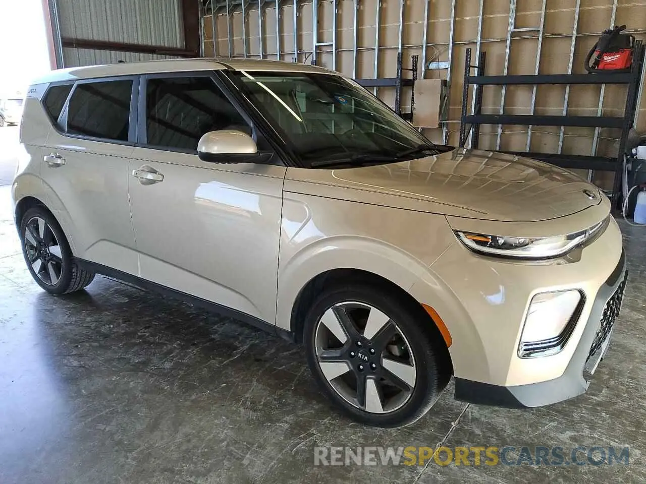 4 Photograph of a damaged car KNDJ33AU3L7076967 KIA SOUL 2020