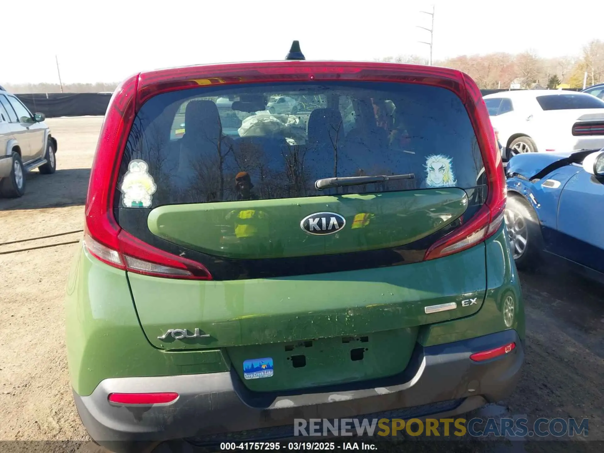 17 Photograph of a damaged car KNDJ33AU3L7107506 KIA SOUL 2020