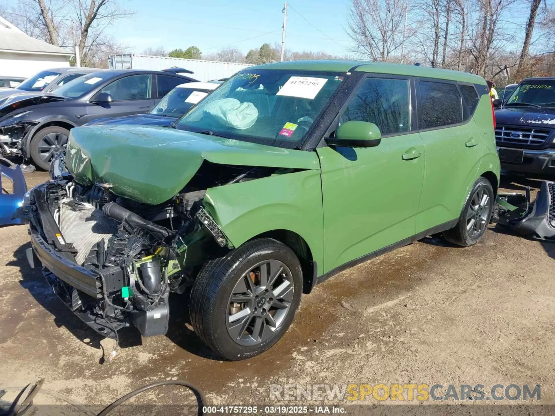 2 Photograph of a damaged car KNDJ33AU3L7107506 KIA SOUL 2020