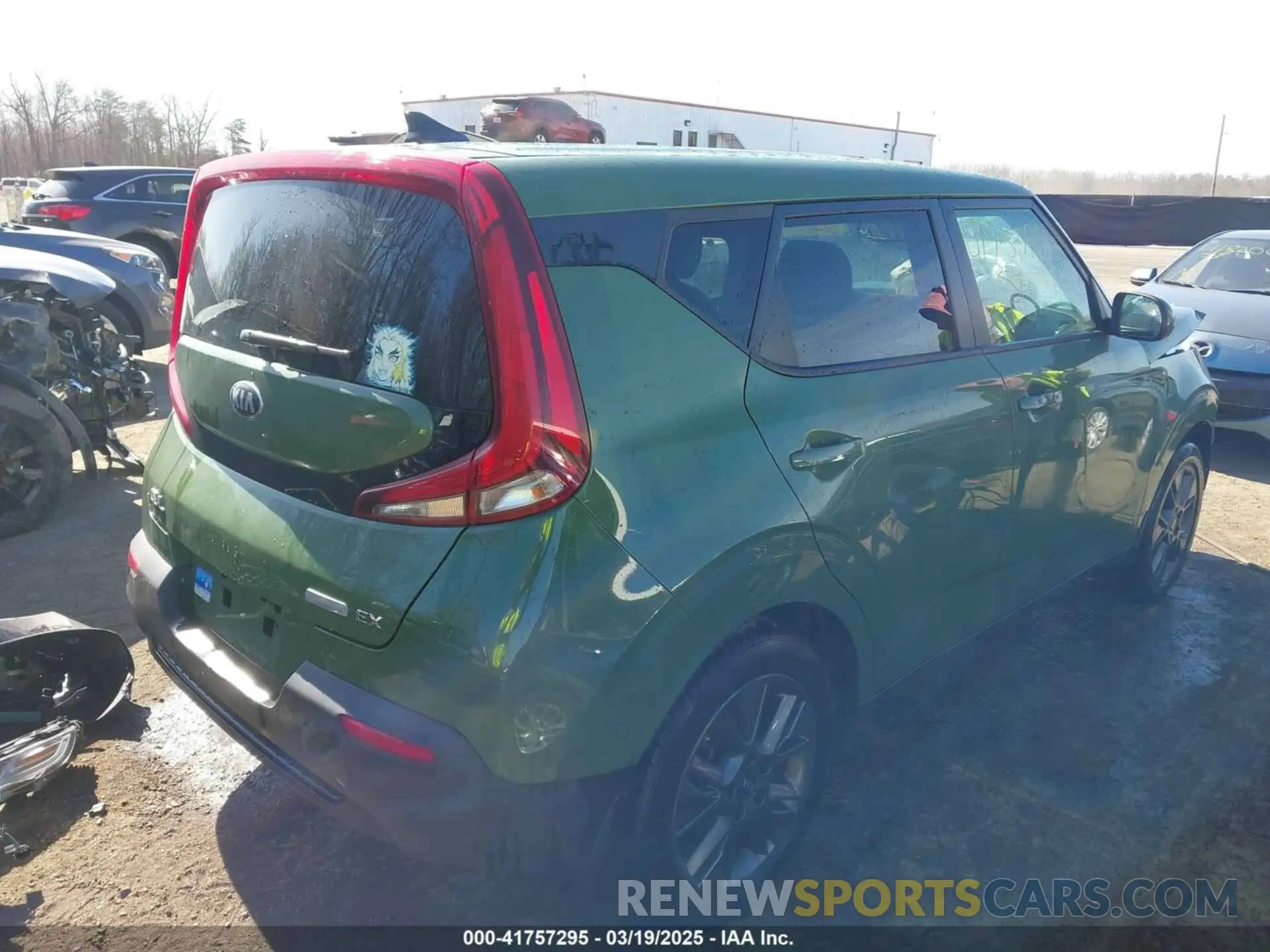 4 Photograph of a damaged car KNDJ33AU3L7107506 KIA SOUL 2020