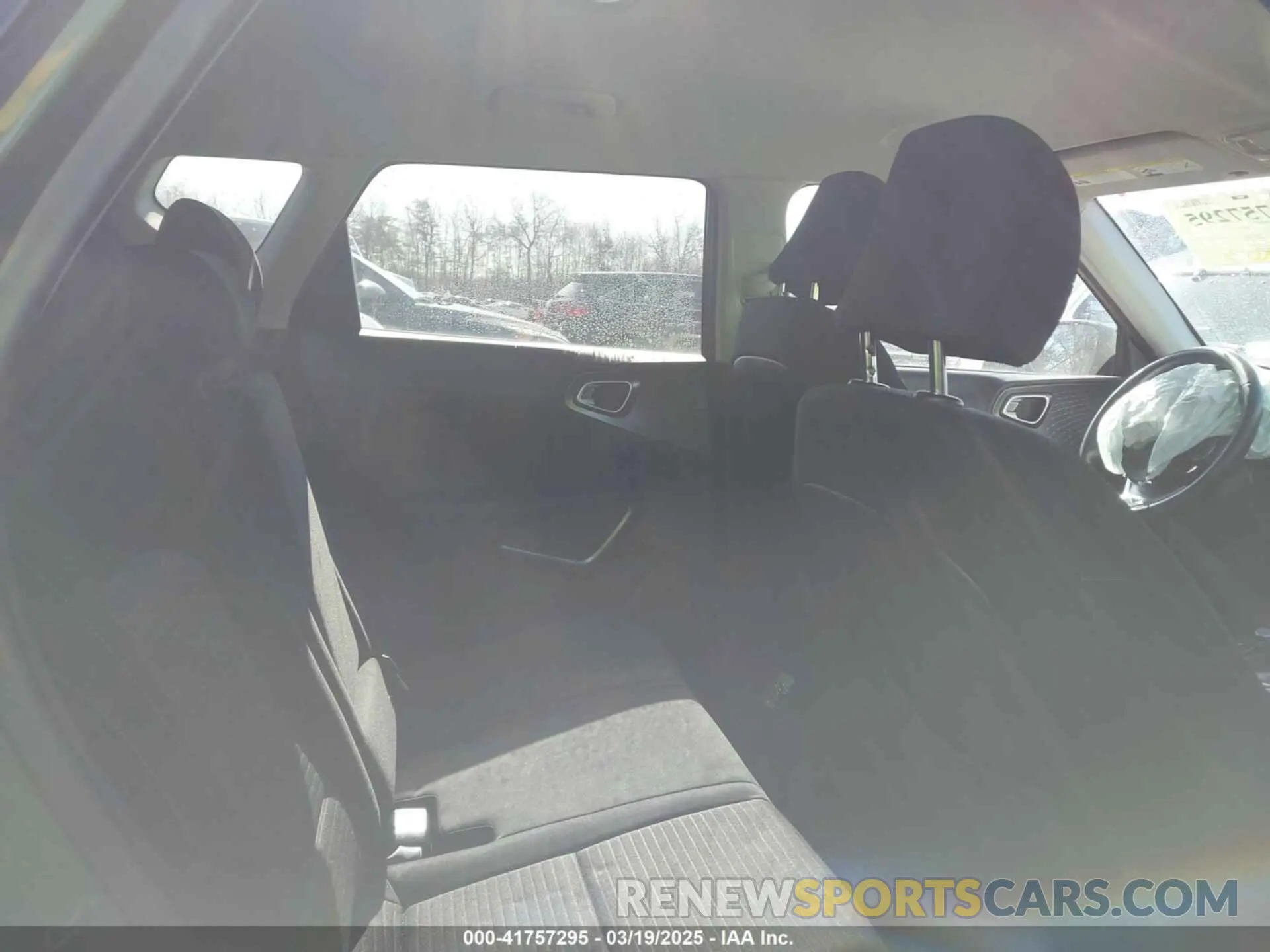 8 Photograph of a damaged car KNDJ33AU3L7107506 KIA SOUL 2020