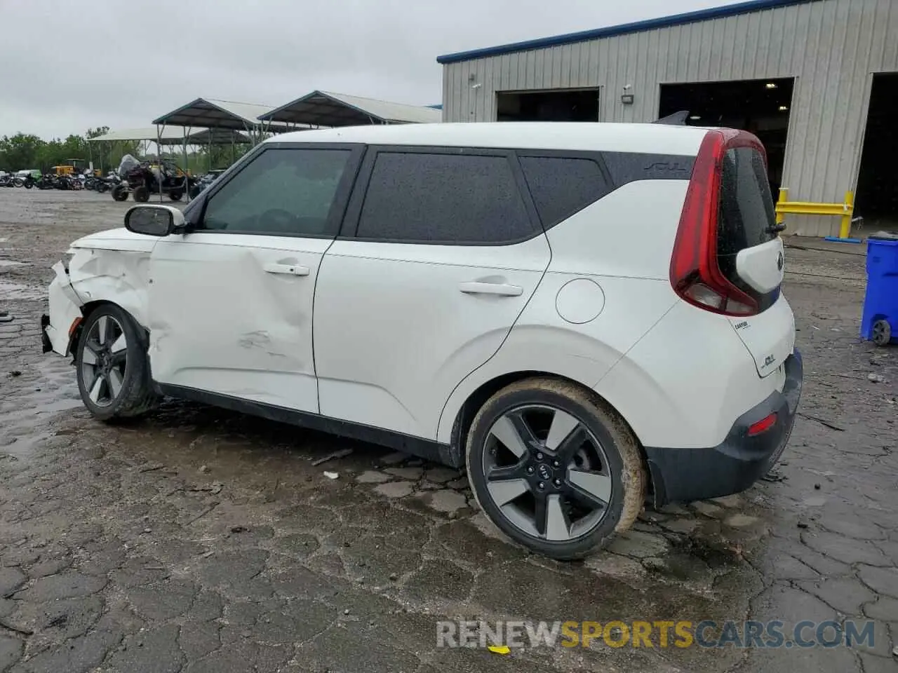 2 Photograph of a damaged car KNDJ33AU4L7122371 KIA SOUL 2020