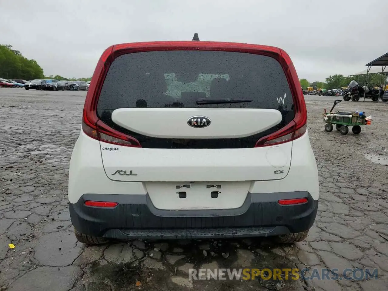6 Photograph of a damaged car KNDJ33AU4L7122371 KIA SOUL 2020