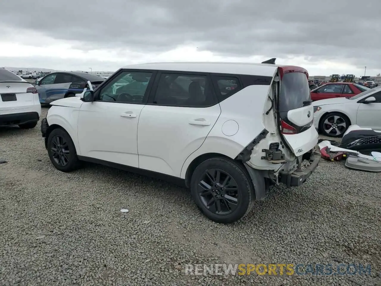 2 Photograph of a damaged car KNDJ33AU4L7712571 KIA SOUL 2020