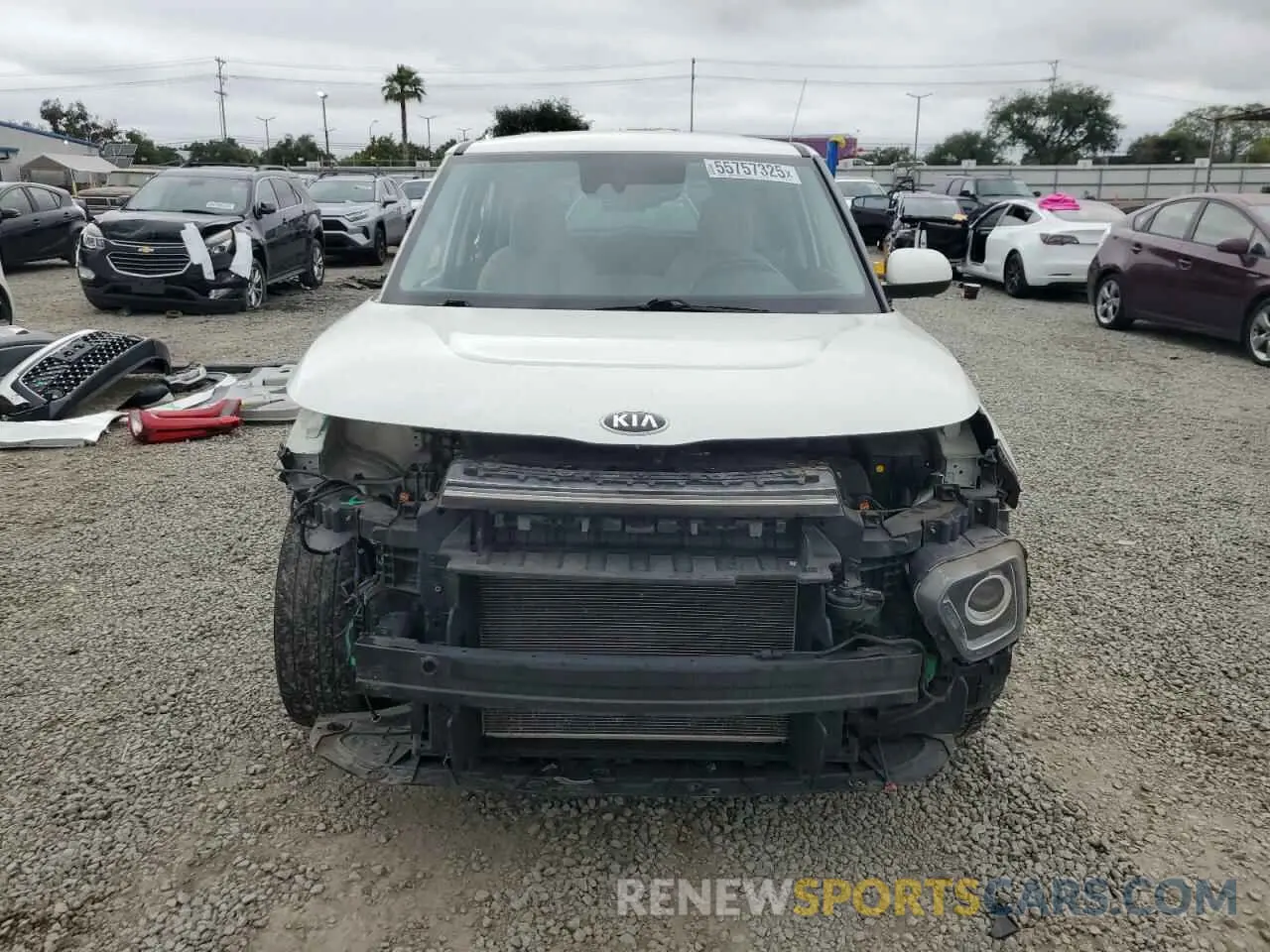 5 Photograph of a damaged car KNDJ33AU4L7712571 KIA SOUL 2020