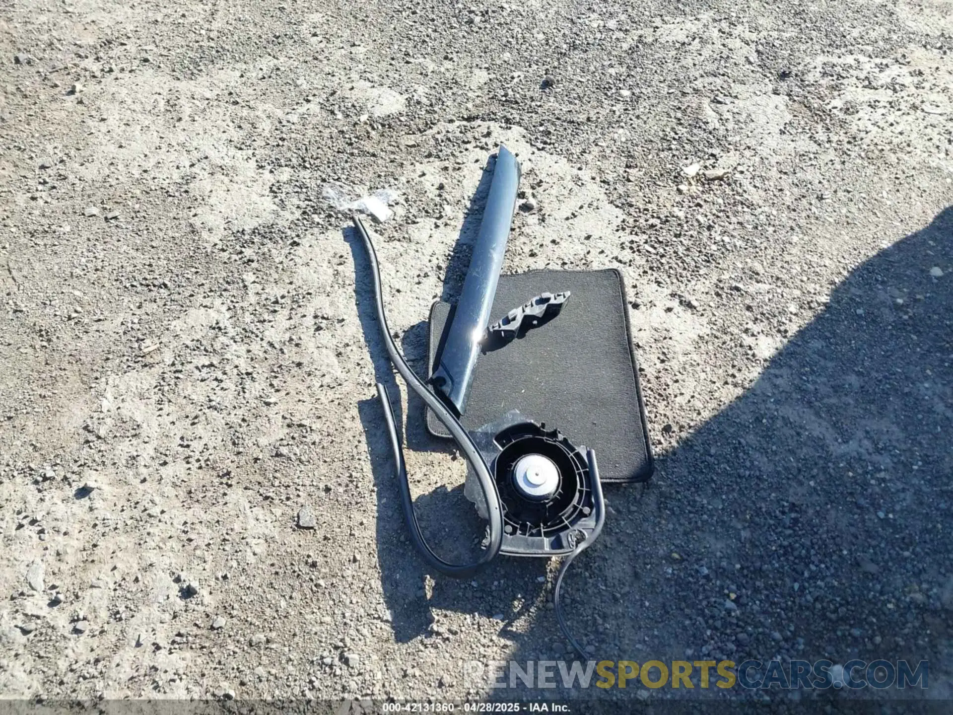 12 Photograph of a damaged car KNDJ33AU5L7037460 KIA SOUL 2020
