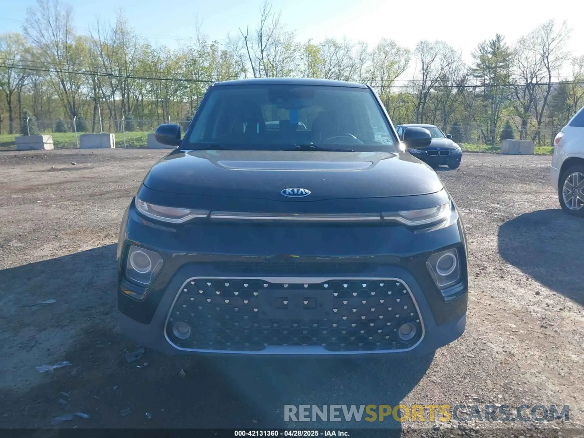 13 Photograph of a damaged car KNDJ33AU5L7037460 KIA SOUL 2020
