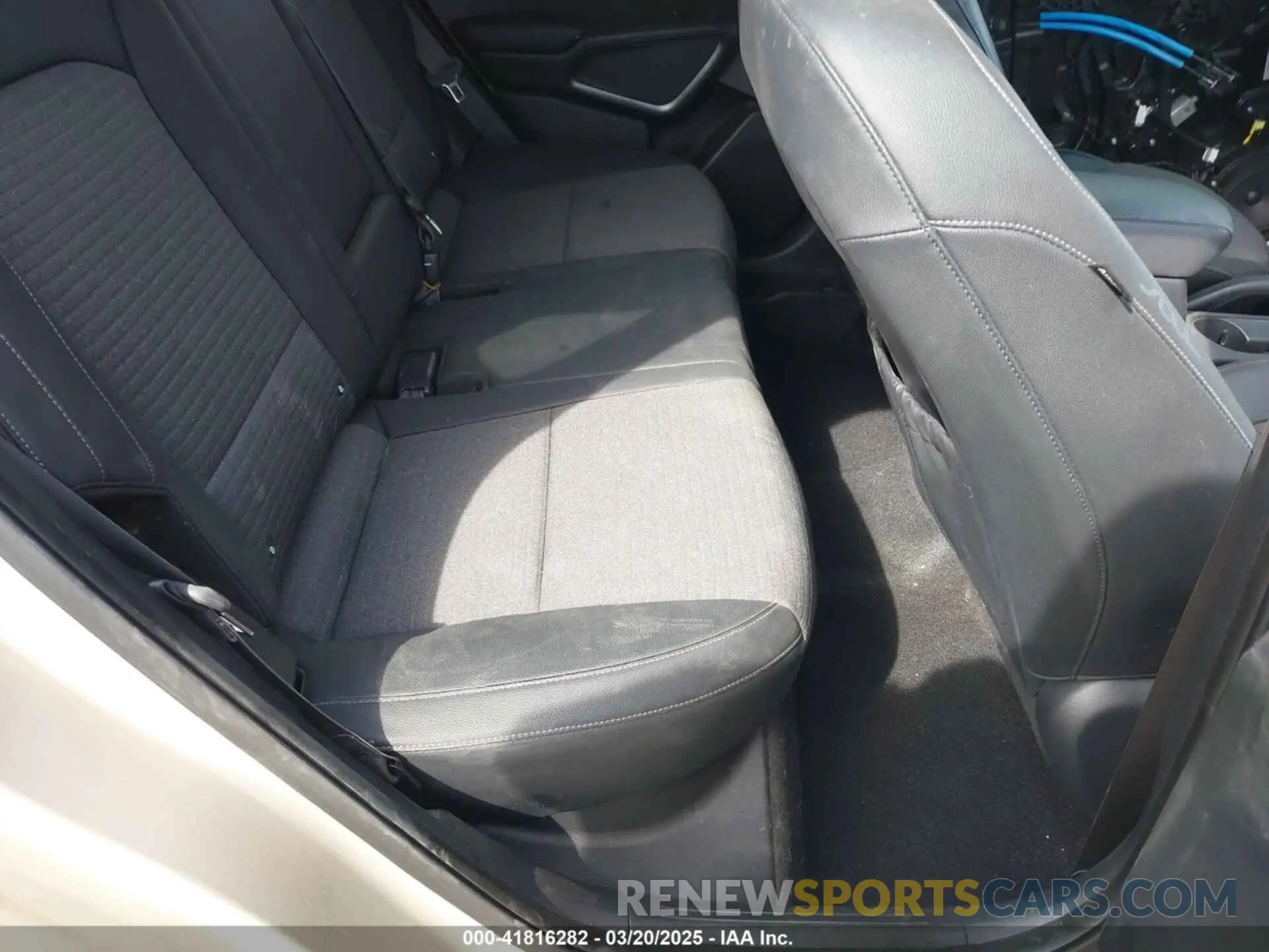 8 Photograph of a damaged car KNDJ33AU5L7073908 KIA SOUL 2020