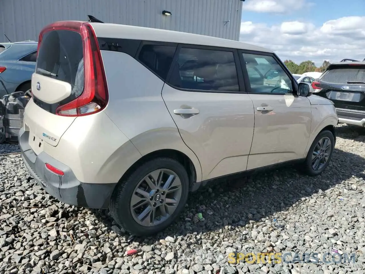 3 Photograph of a damaged car KNDJ33AU5L7081619 KIA SOUL 2020
