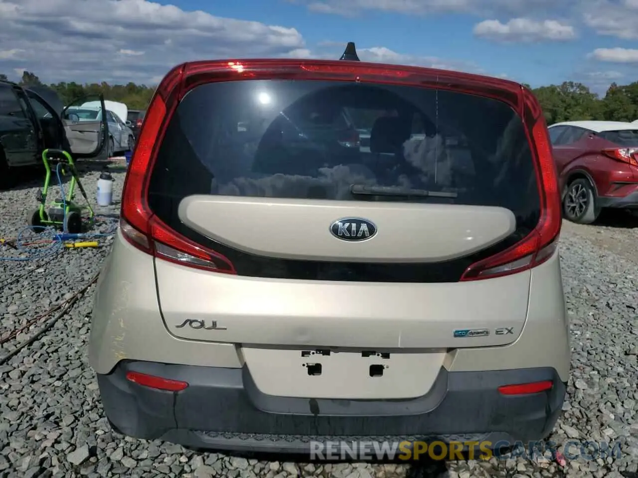 6 Photograph of a damaged car KNDJ33AU5L7081619 KIA SOUL 2020