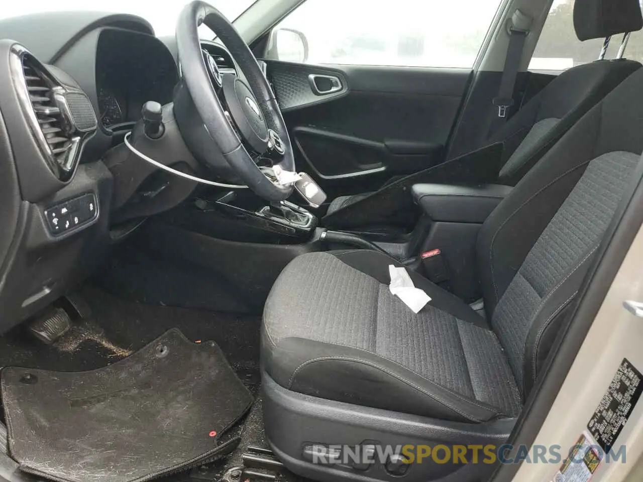 7 Photograph of a damaged car KNDJ33AU5L7081619 KIA SOUL 2020