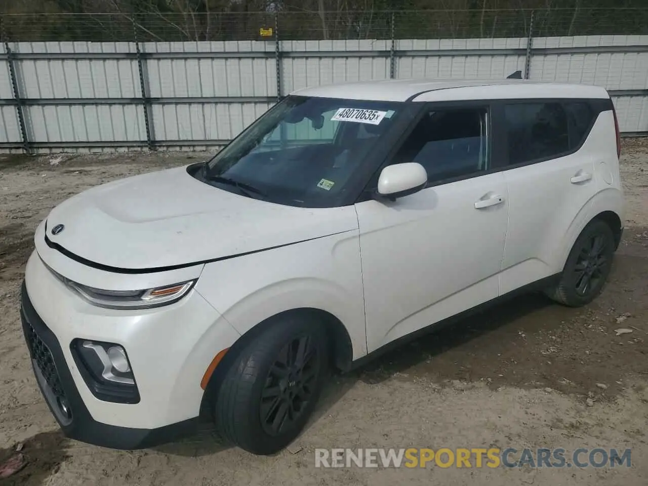 1 Photograph of a damaged car KNDJ33AU5L7707203 KIA SOUL 2020