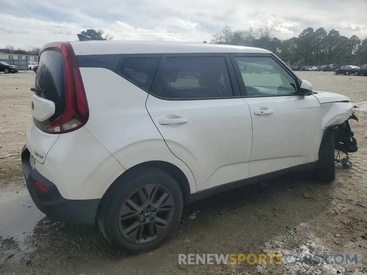 3 Photograph of a damaged car KNDJ33AU5L7707203 KIA SOUL 2020