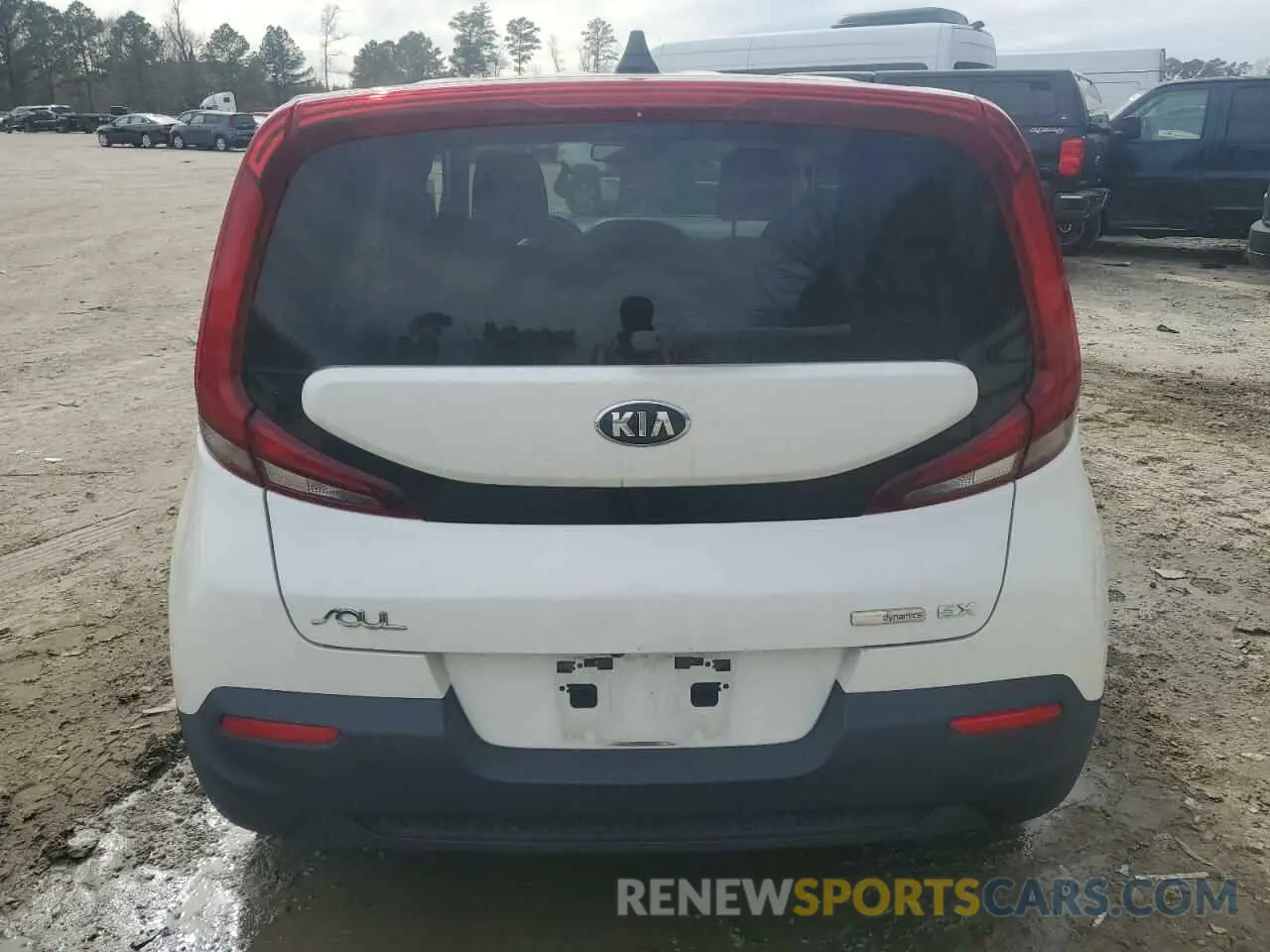 6 Photograph of a damaged car KNDJ33AU5L7707203 KIA SOUL 2020