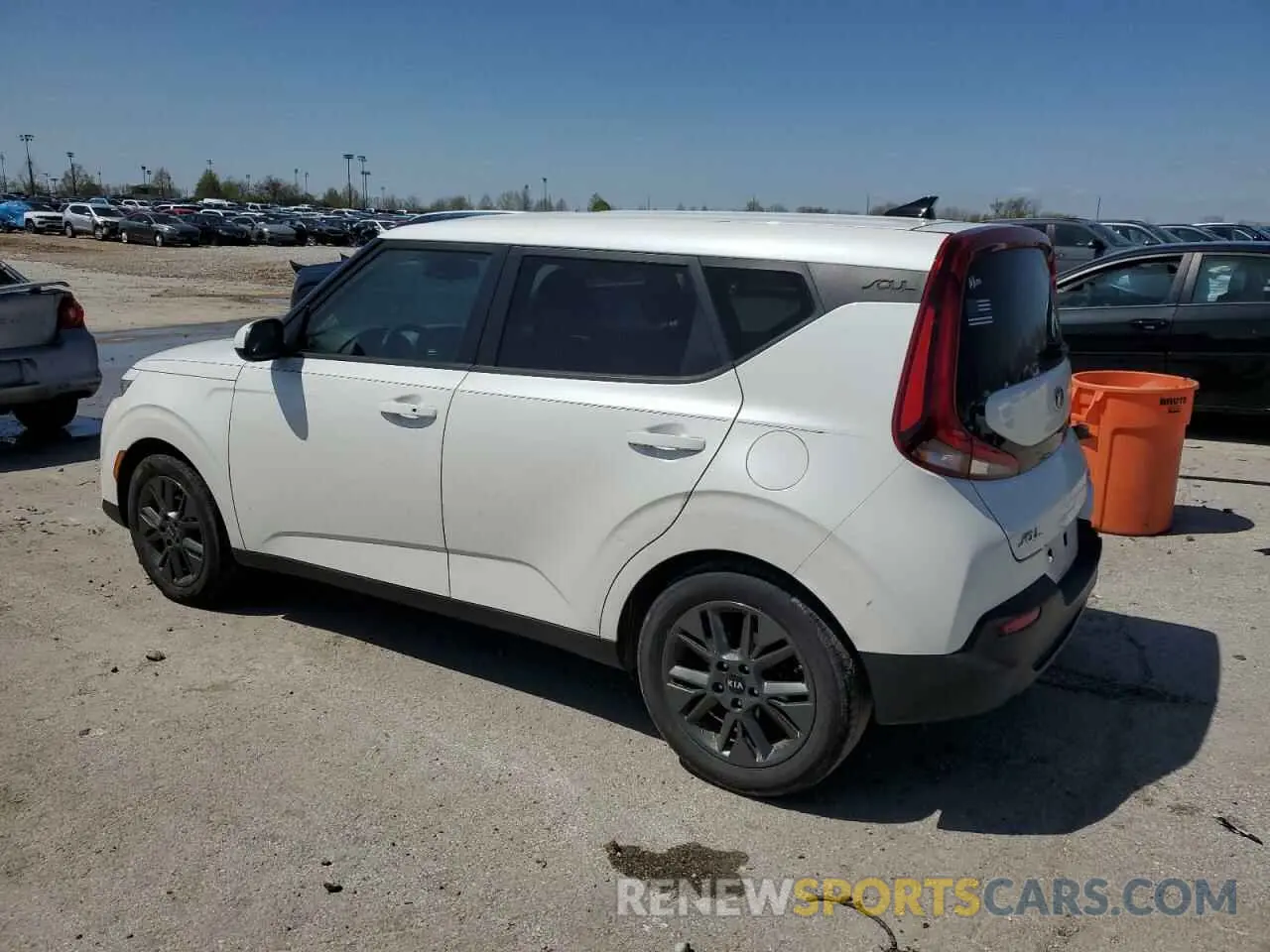2 Photograph of a damaged car KNDJ33AU5L7708870 KIA SOUL 2020